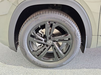 2026 Volkswagen Atlas Cross Sport SEL R-Line Black