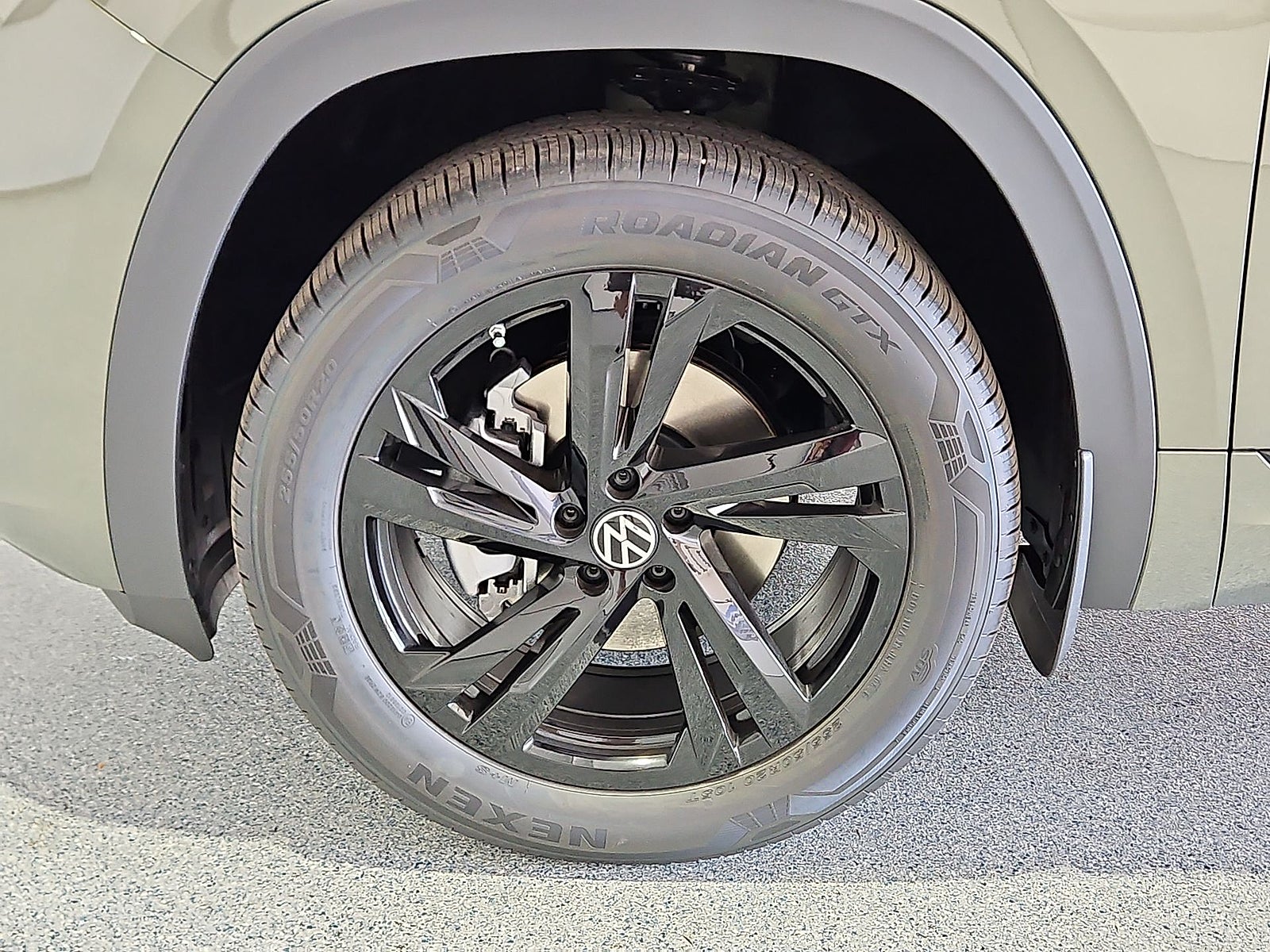 2026 Volkswagen Atlas Cross Sport SEL R-Line Black