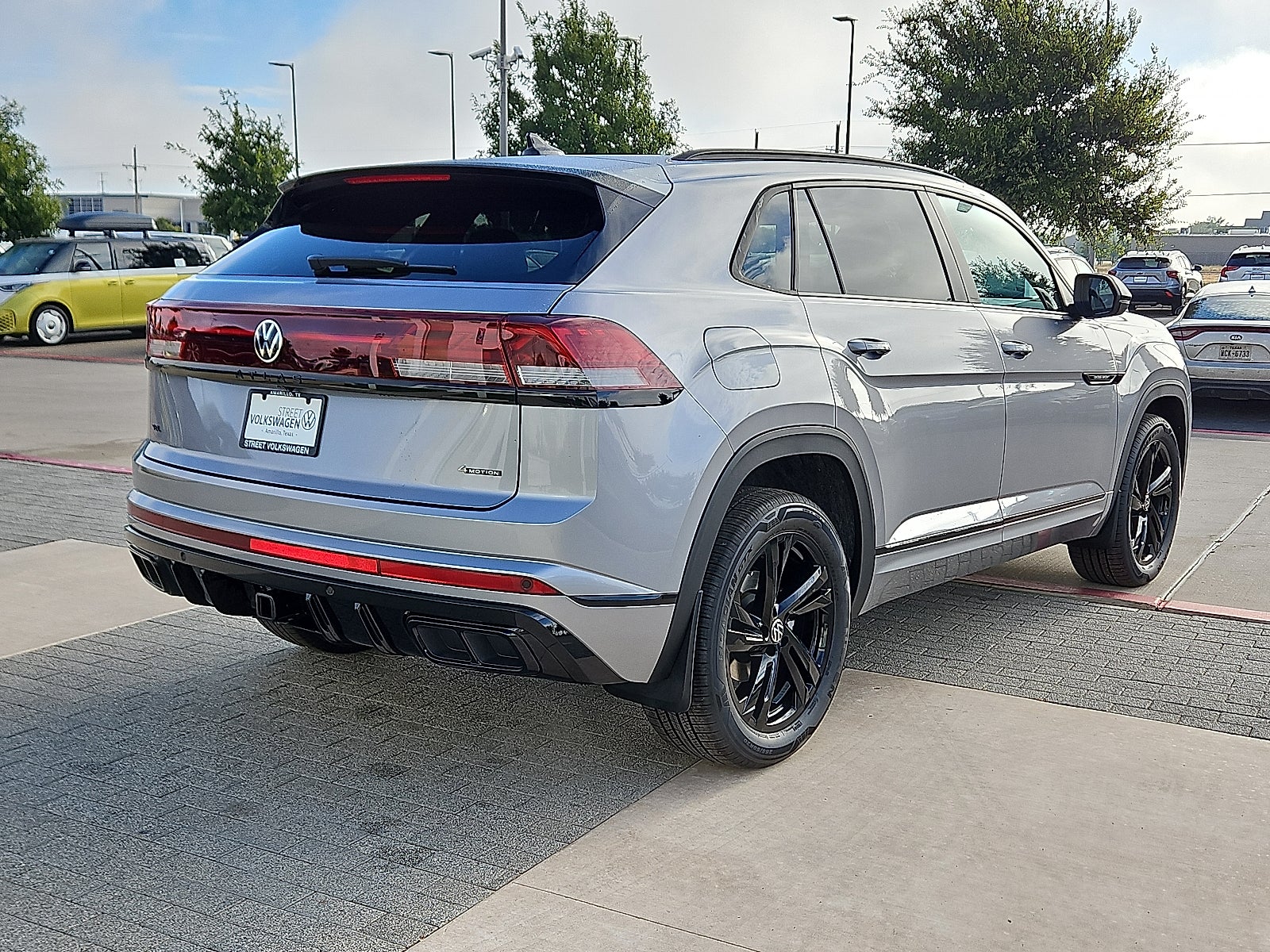 2026 Volkswagen Atlas Cross Sport 2.0T SEL R-Line Black