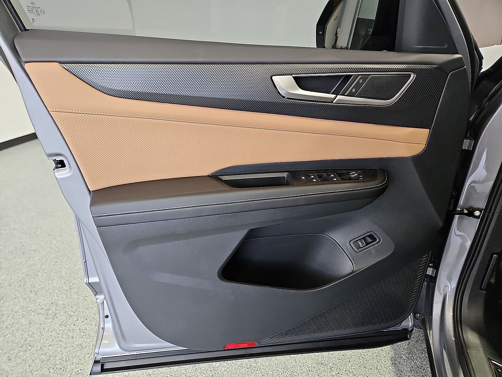 2026 Volkswagen Atlas Cross Sport SEL R-Line Black