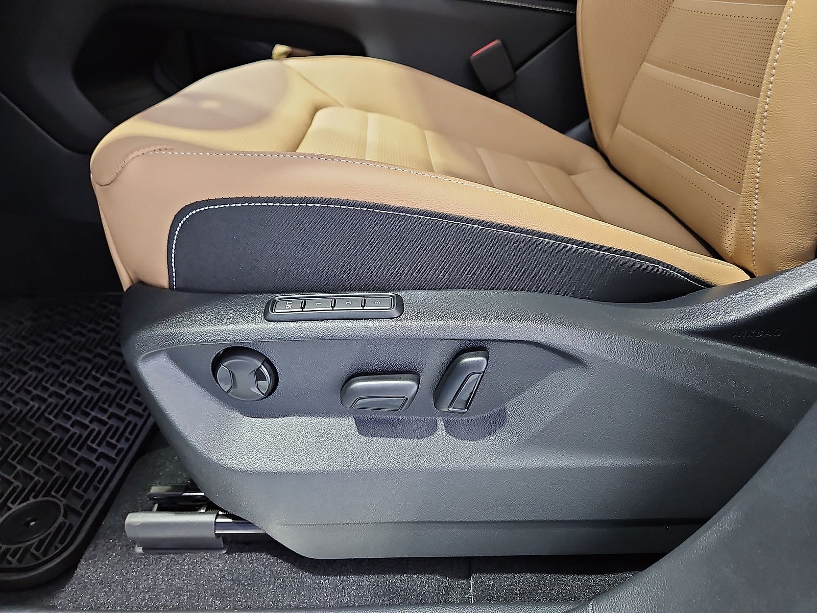 2026 Volkswagen Atlas Cross Sport SEL R-Line Black