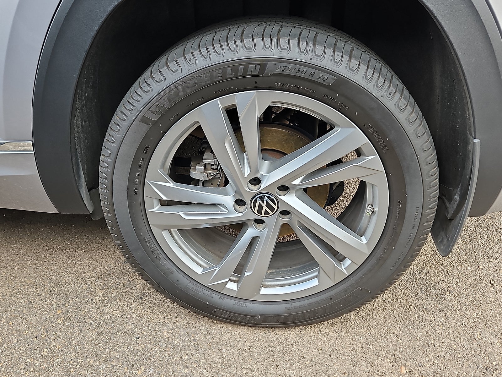 2024 Volkswagen Atlas Cross Sport 2.0T SEL R-Line