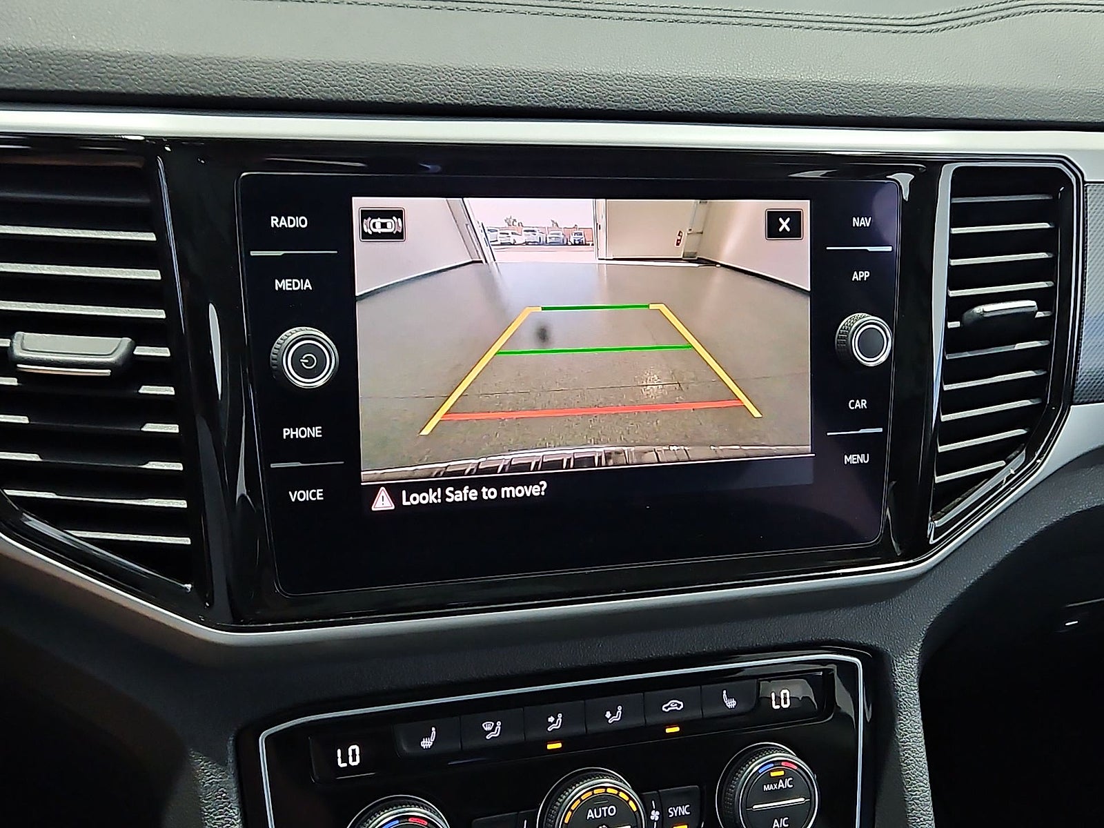 2022 Volkswagen Atlas 3.6L V6 SEL R-Line