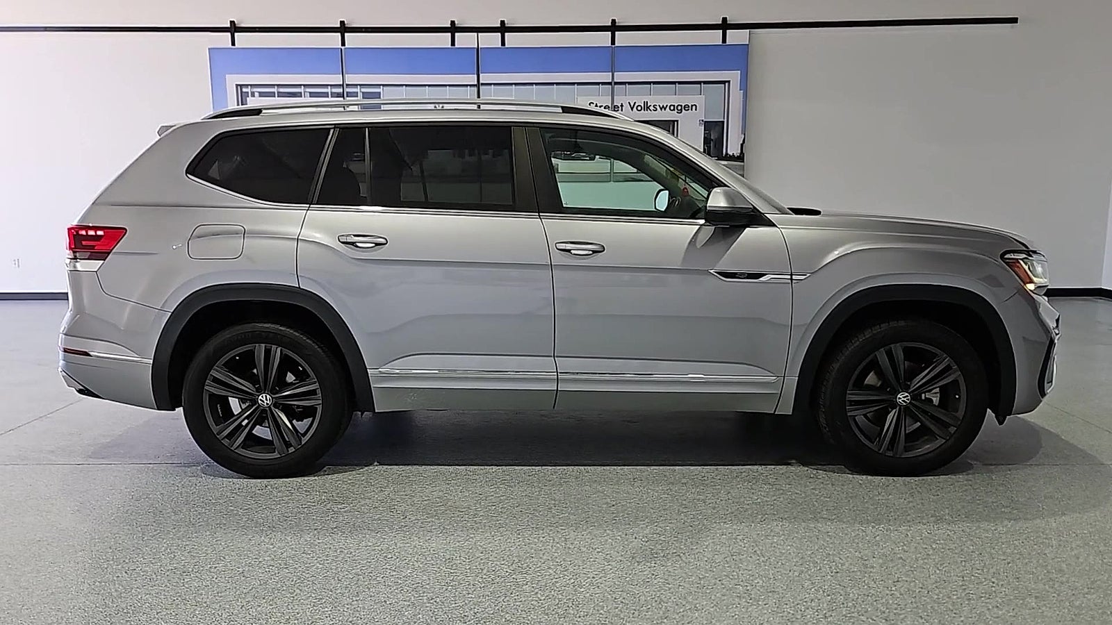 2022 Volkswagen Atlas 3.6L V6 SEL R-Line