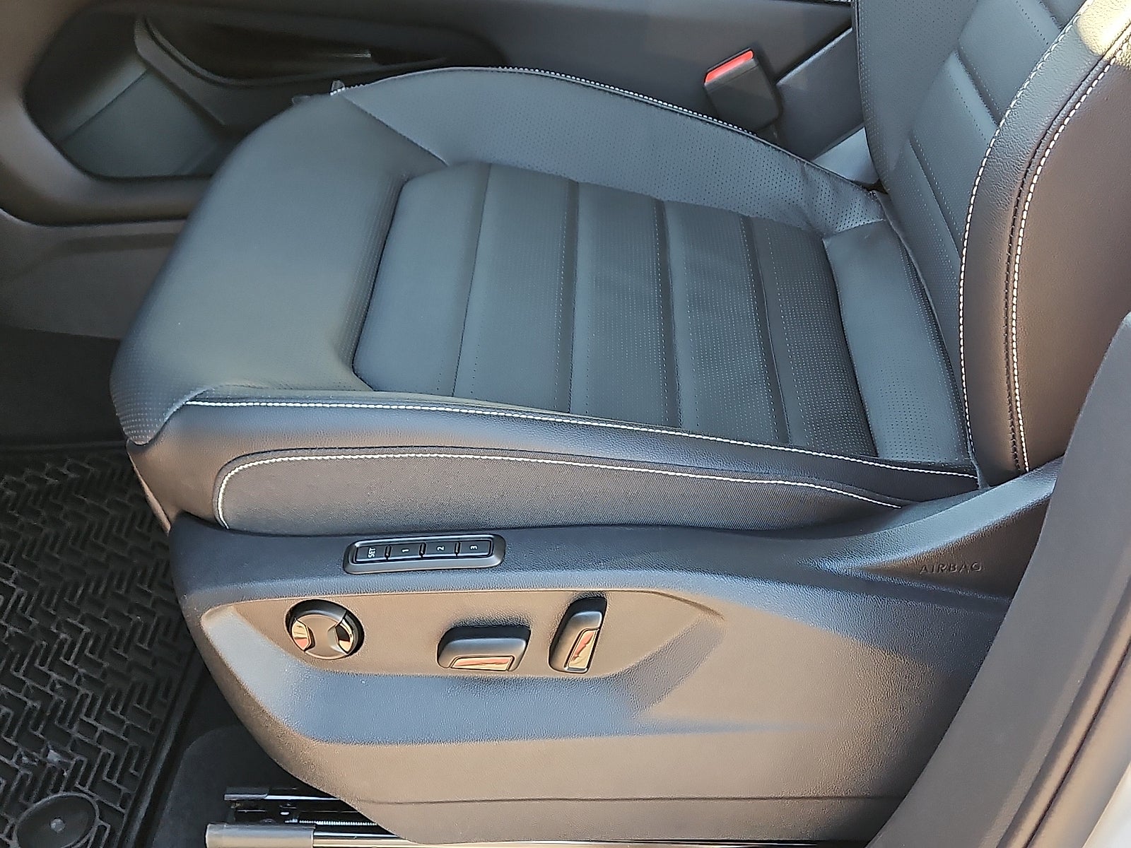 2026 Volkswagen Atlas Cross Sport 2.0T SEL