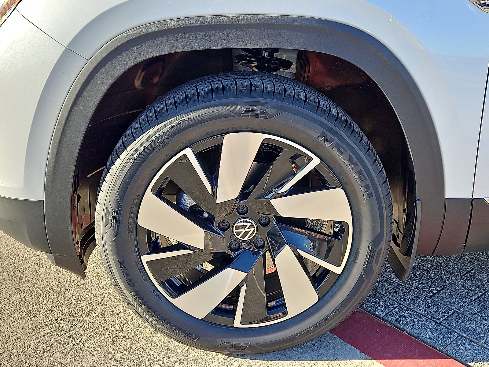 2026 Volkswagen Atlas Cross Sport 2.0T SEL