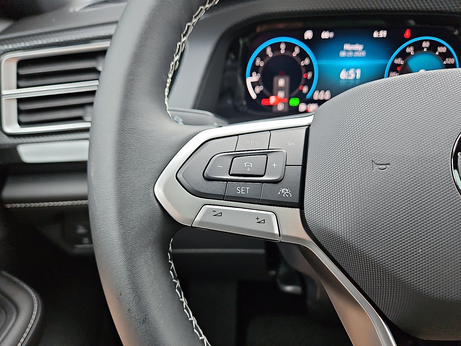 2026 Volkswagen Atlas Cross Sport 2.0T SEL