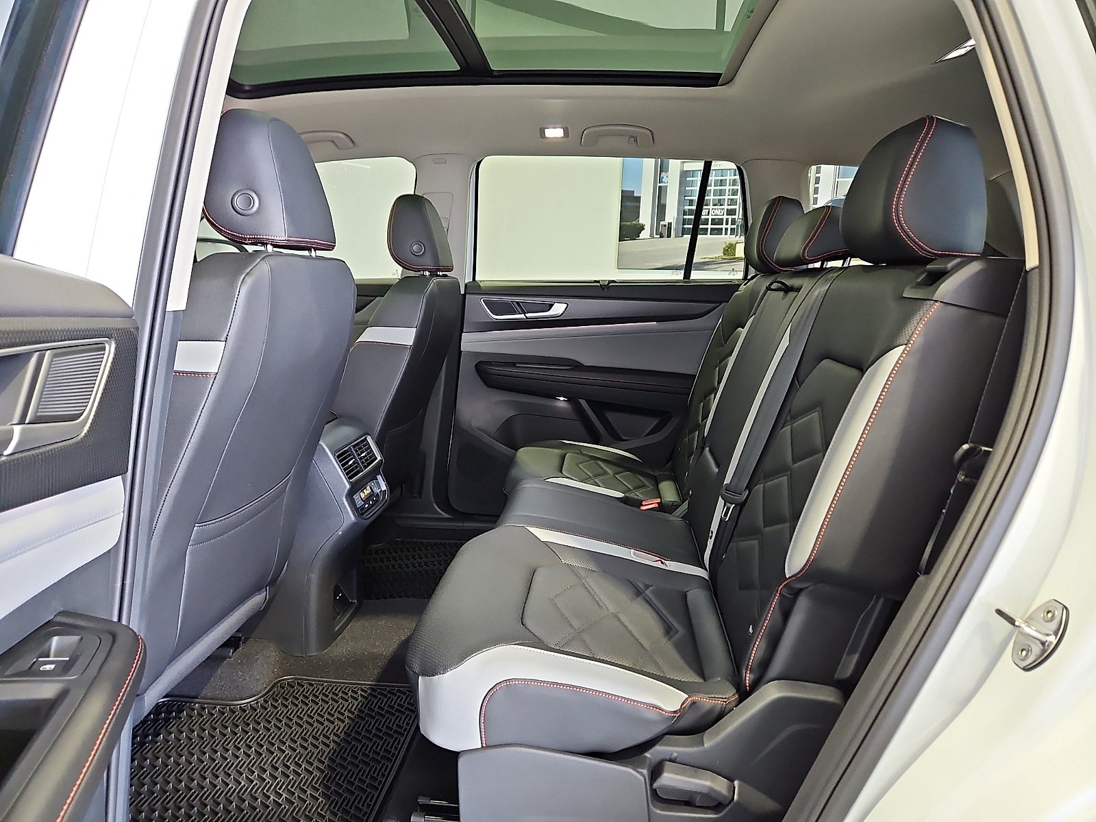 2026 Volkswagen Atlas Peak Edition