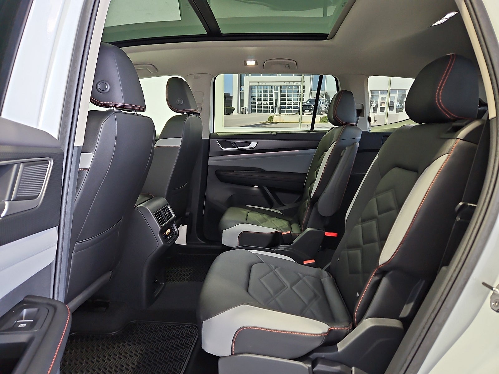 2026 Volkswagen Atlas Peak Edition