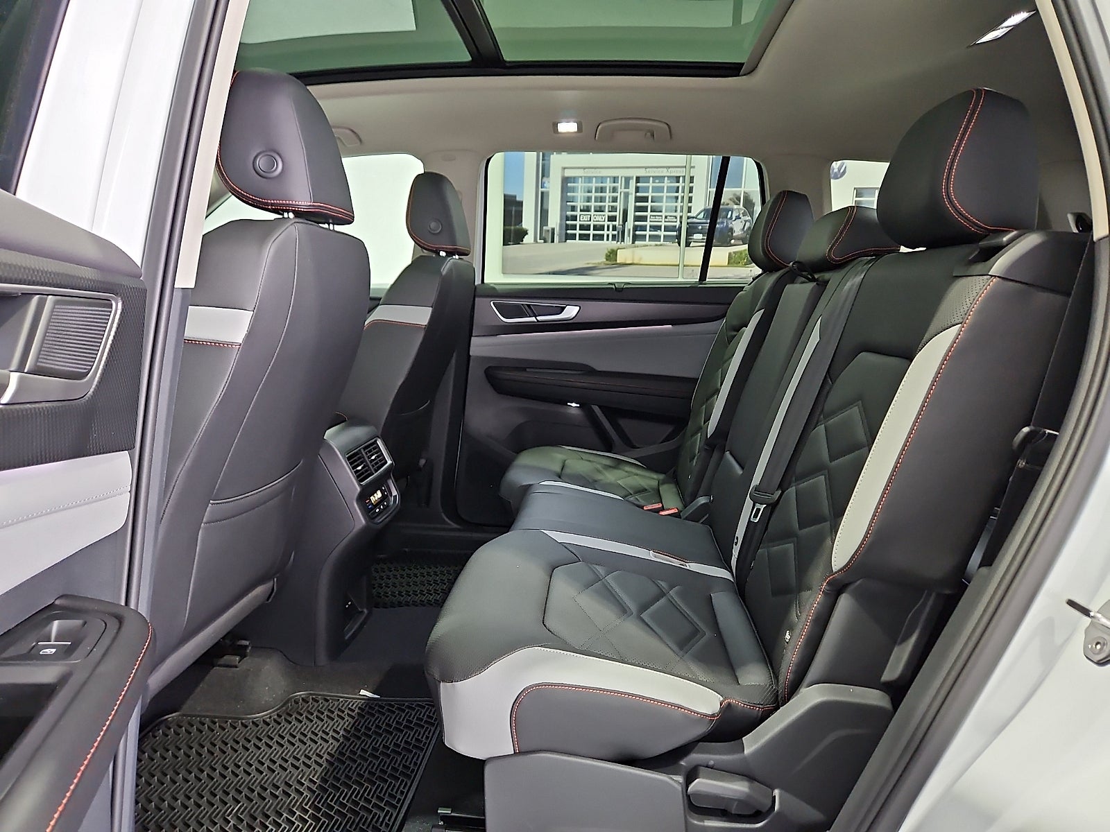 2026 Volkswagen Atlas Peak Edition