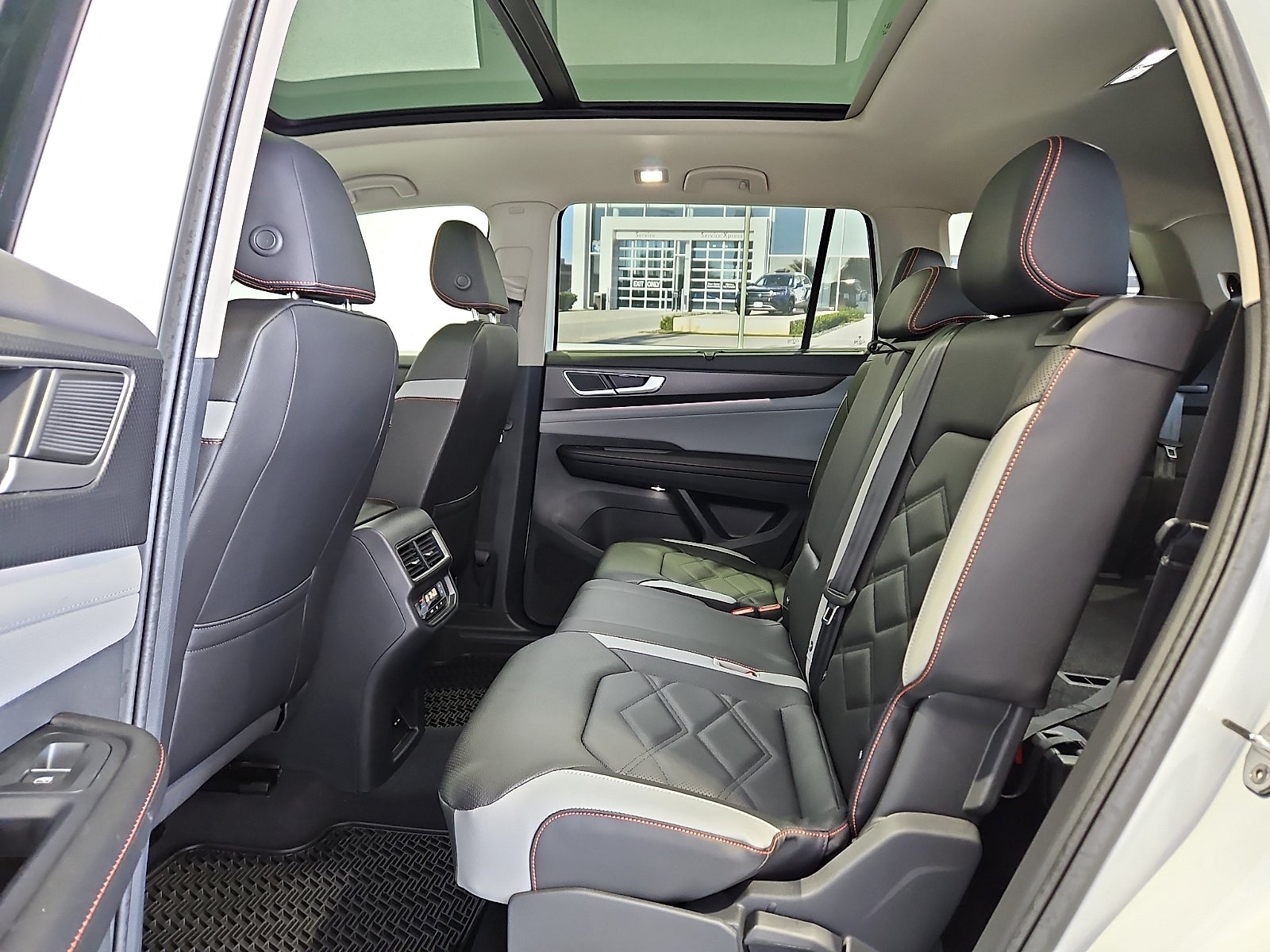 2026 Volkswagen Atlas Peak Edition