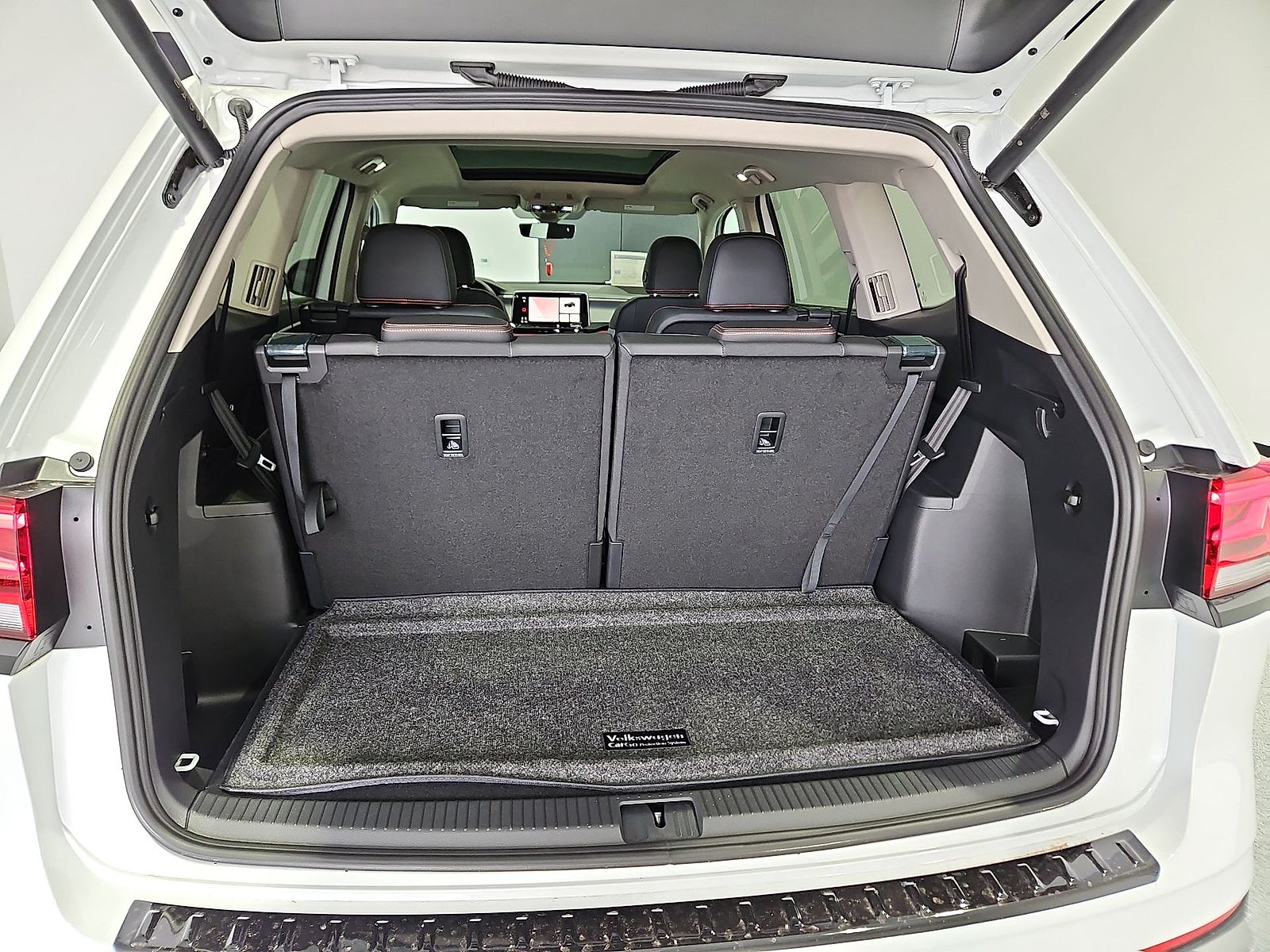 2026 Volkswagen Atlas Peak Edition