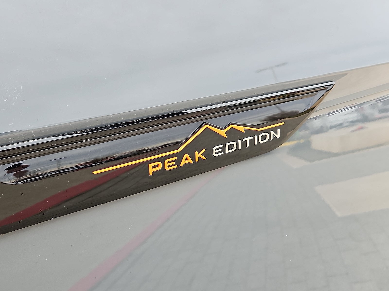 2025 Volkswagen Atlas 2.0T Peak Edition