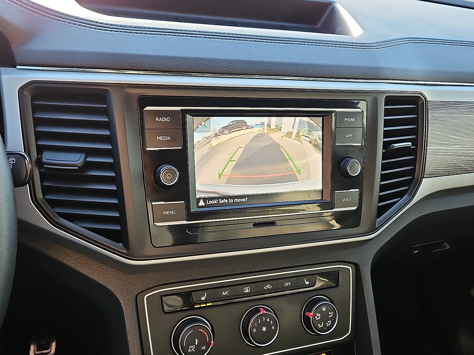 2023 Volkswagen Atlas Cross Sport 2.0T SE