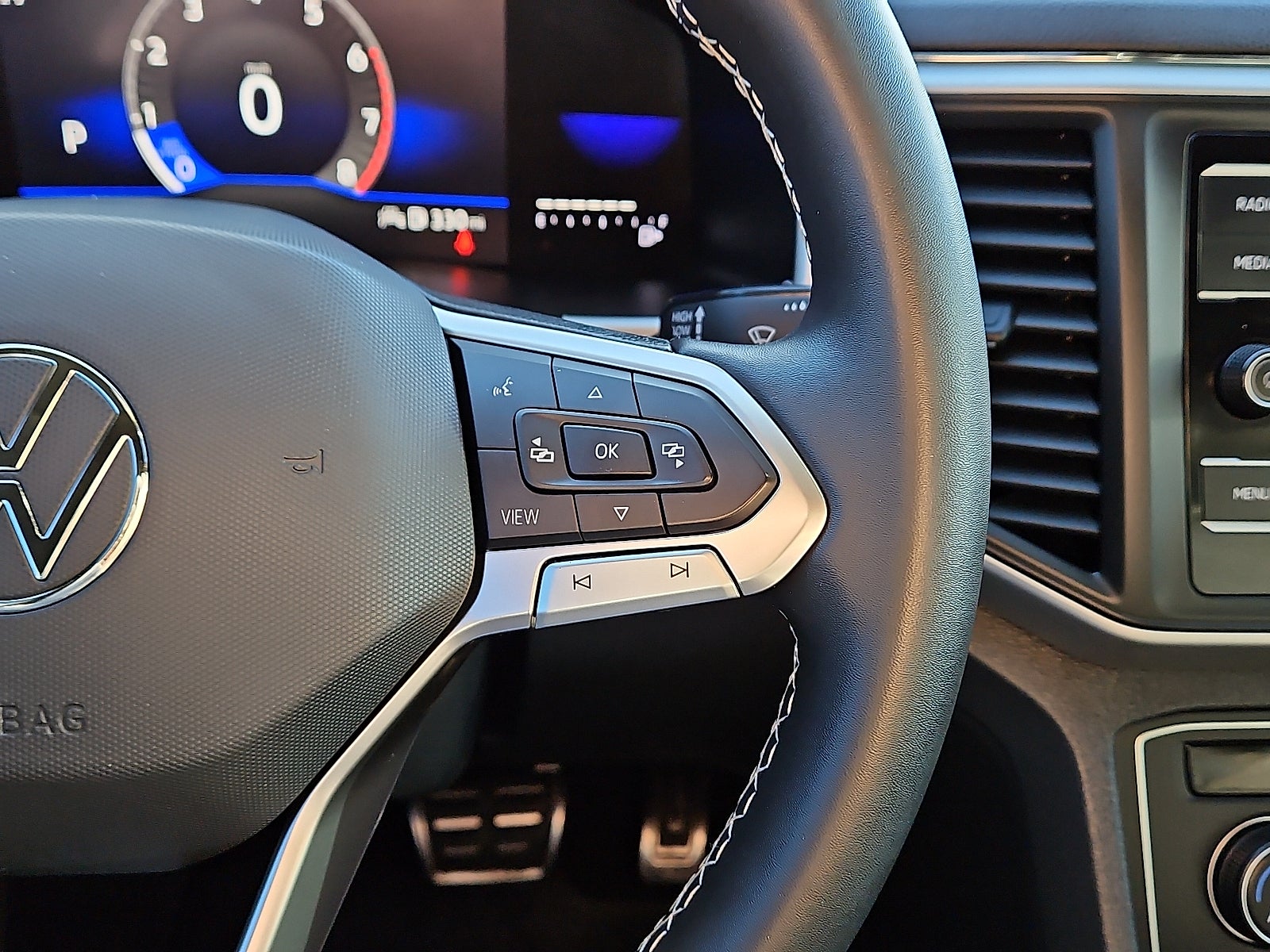 2023 Volkswagen Atlas Cross Sport 2.0T SE