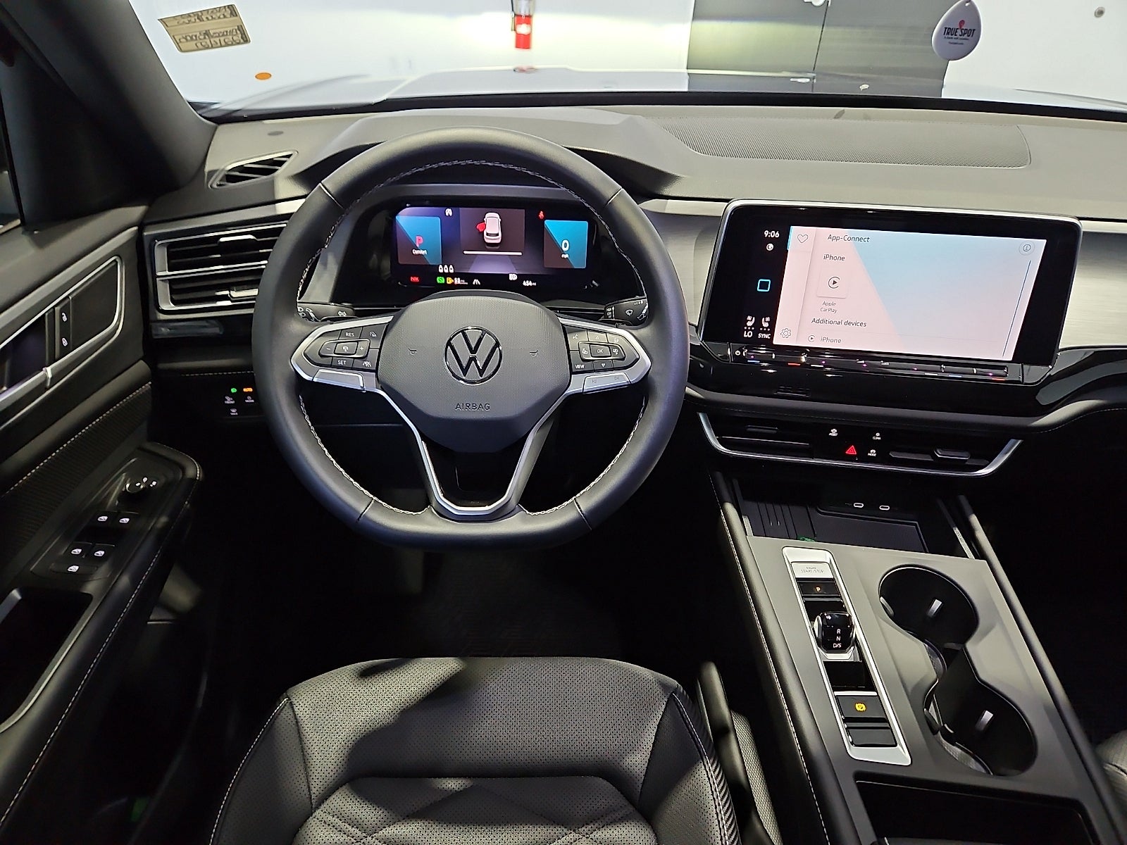 2026 Volkswagen Atlas Cross Sport SE