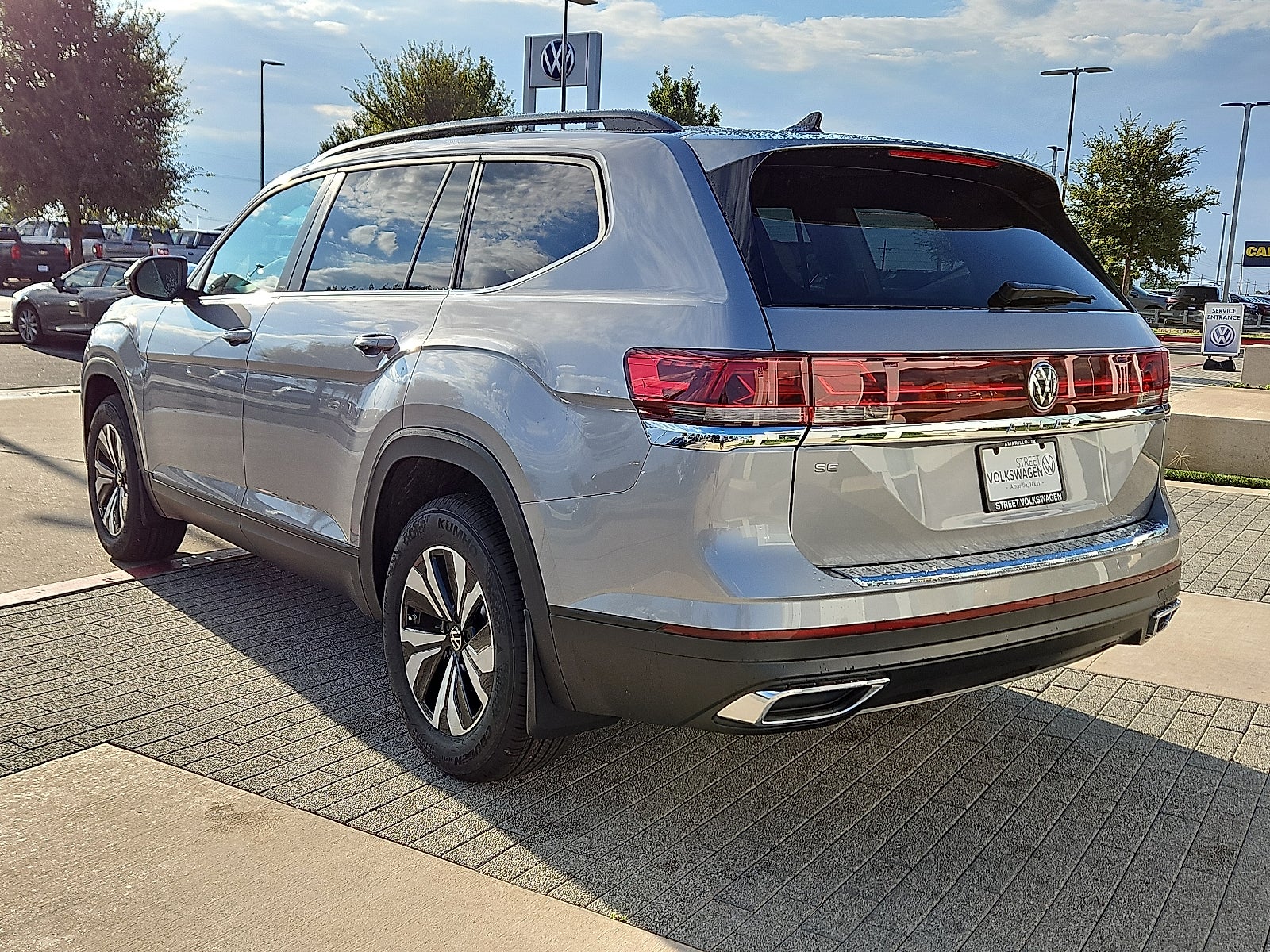 2026 Volkswagen Atlas 2.0T SE