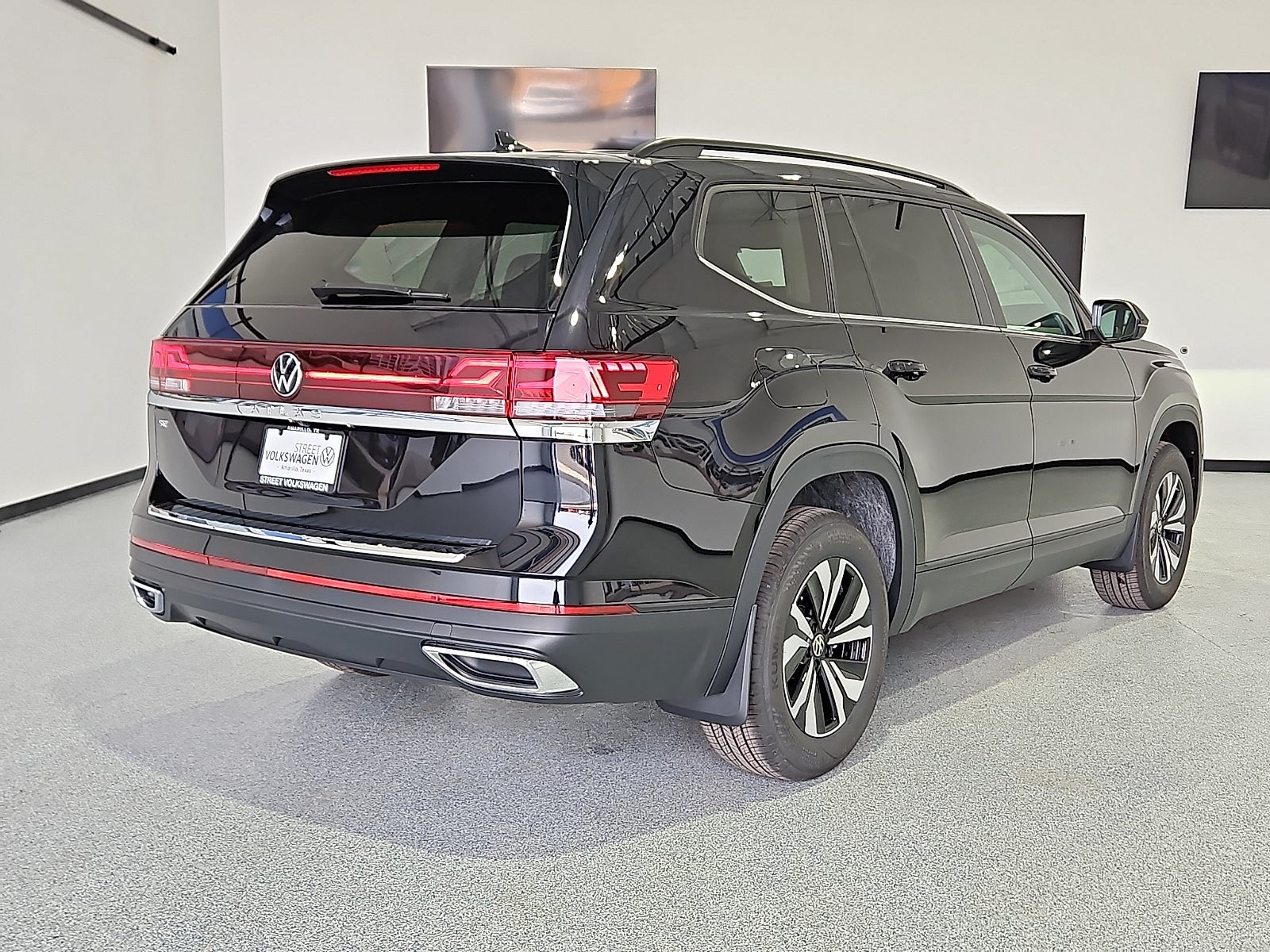 2026 Volkswagen Atlas 2.0T SE