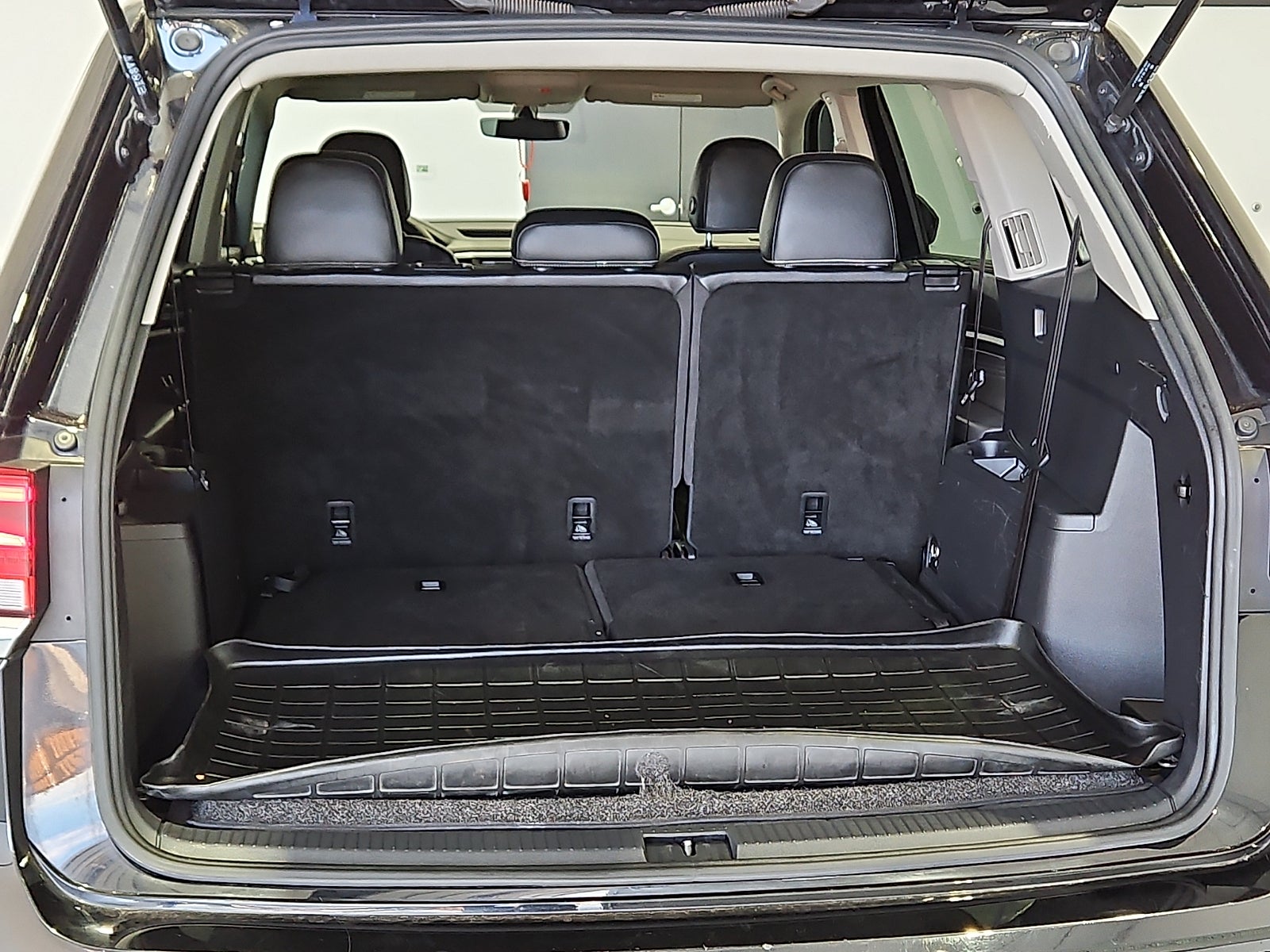2023 Volkswagen Atlas 2.0T SE