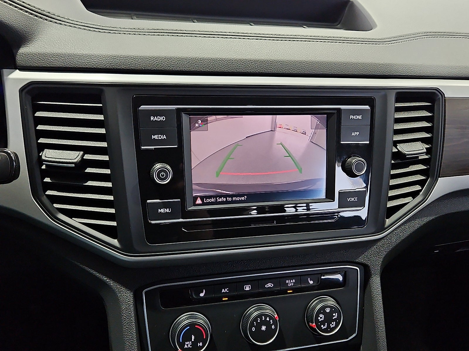2023 Volkswagen Atlas 2.0T SE