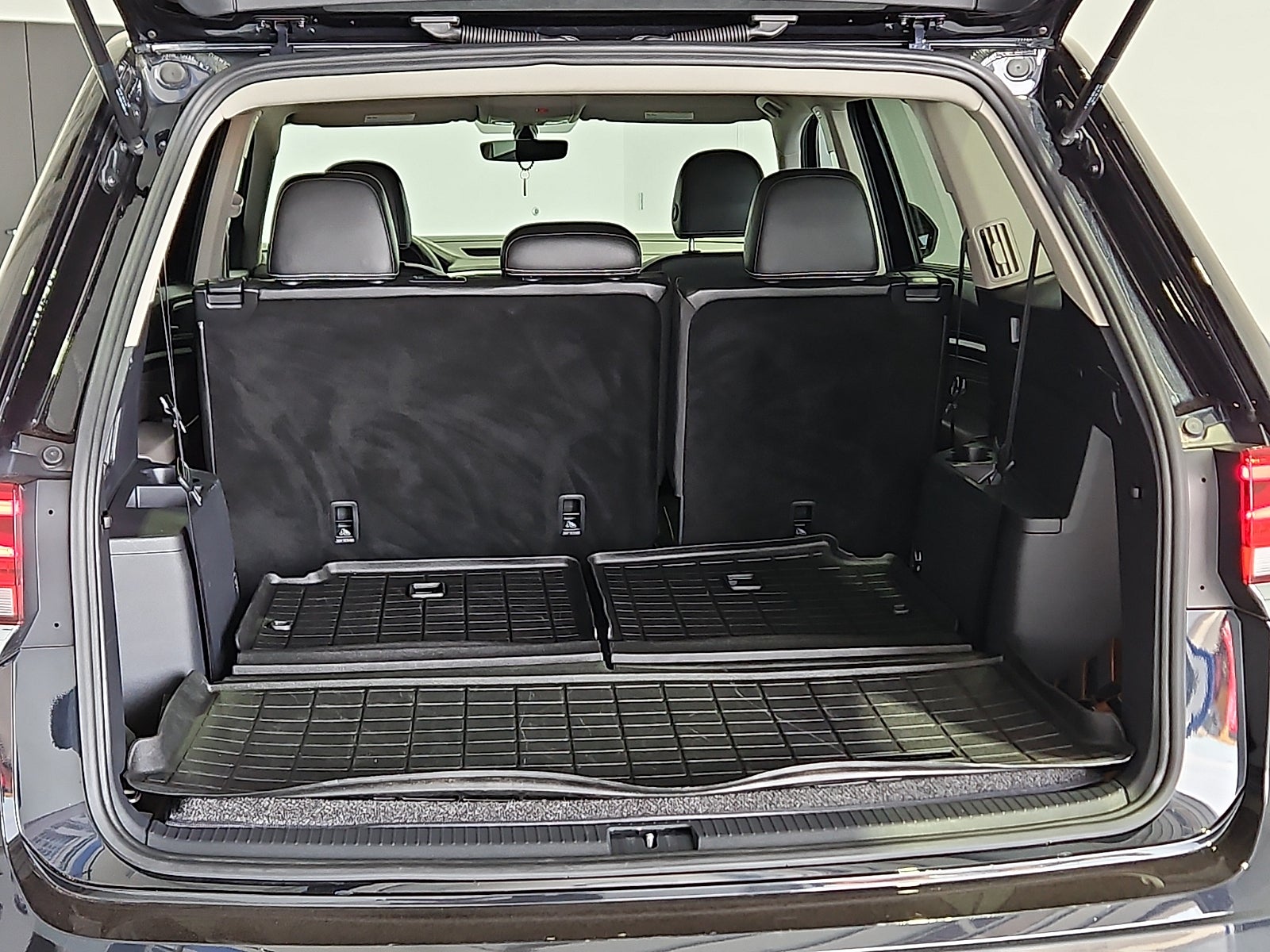 2023 Volkswagen Atlas 2.0T SE