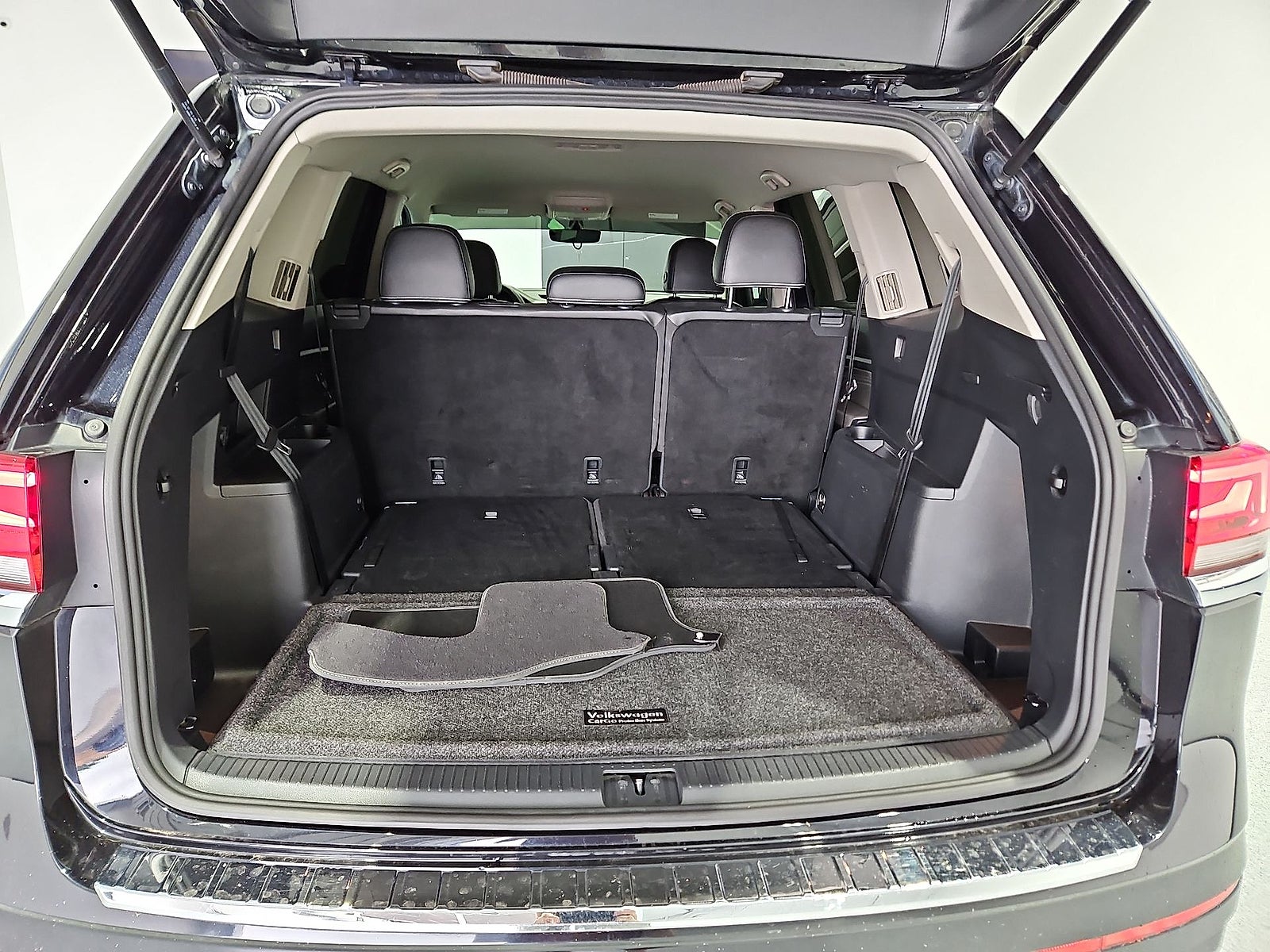 2023 Volkswagen Atlas 2.0T SE