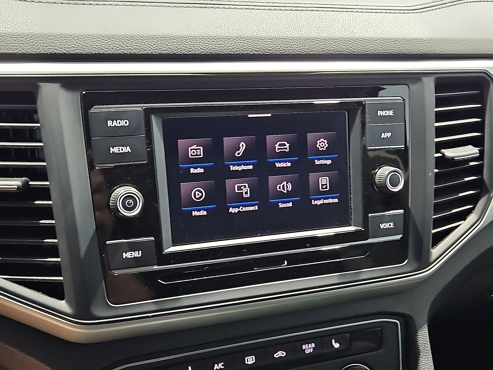 2023 Volkswagen Atlas 2.0T SE