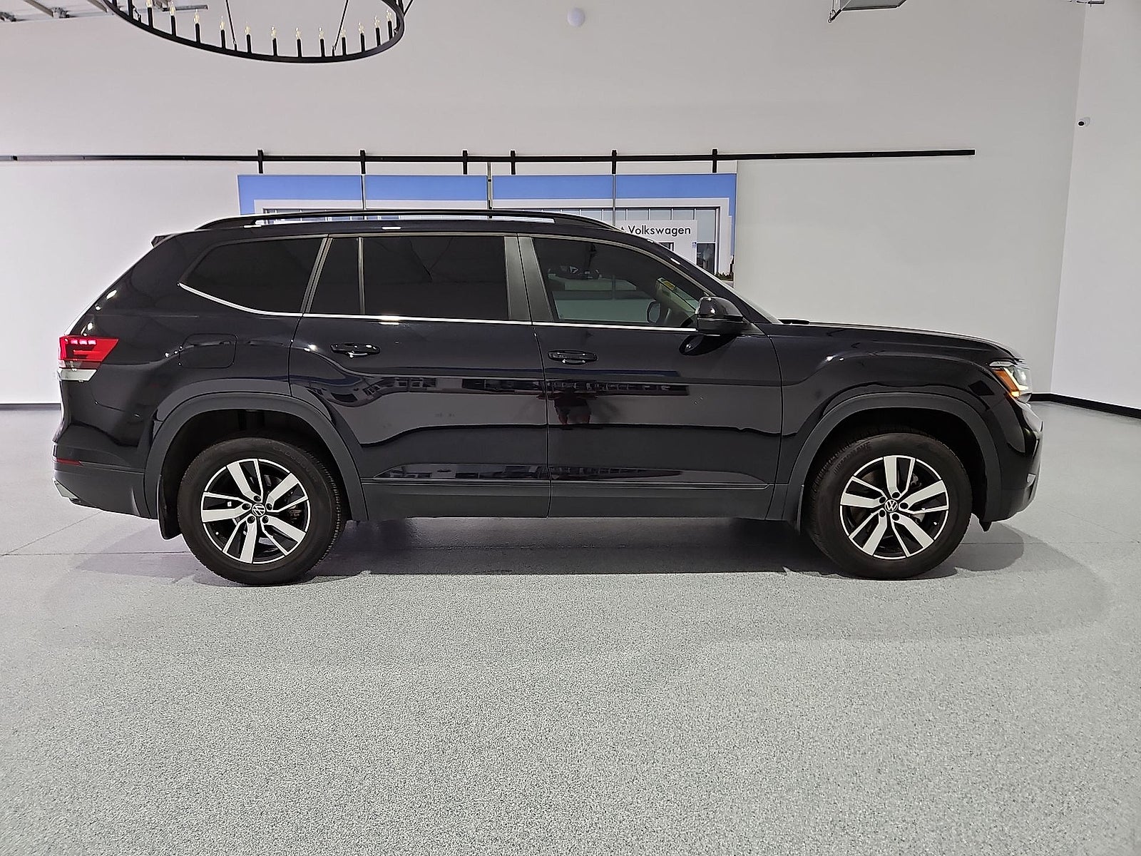 2023 Volkswagen Atlas 2.0T SE
