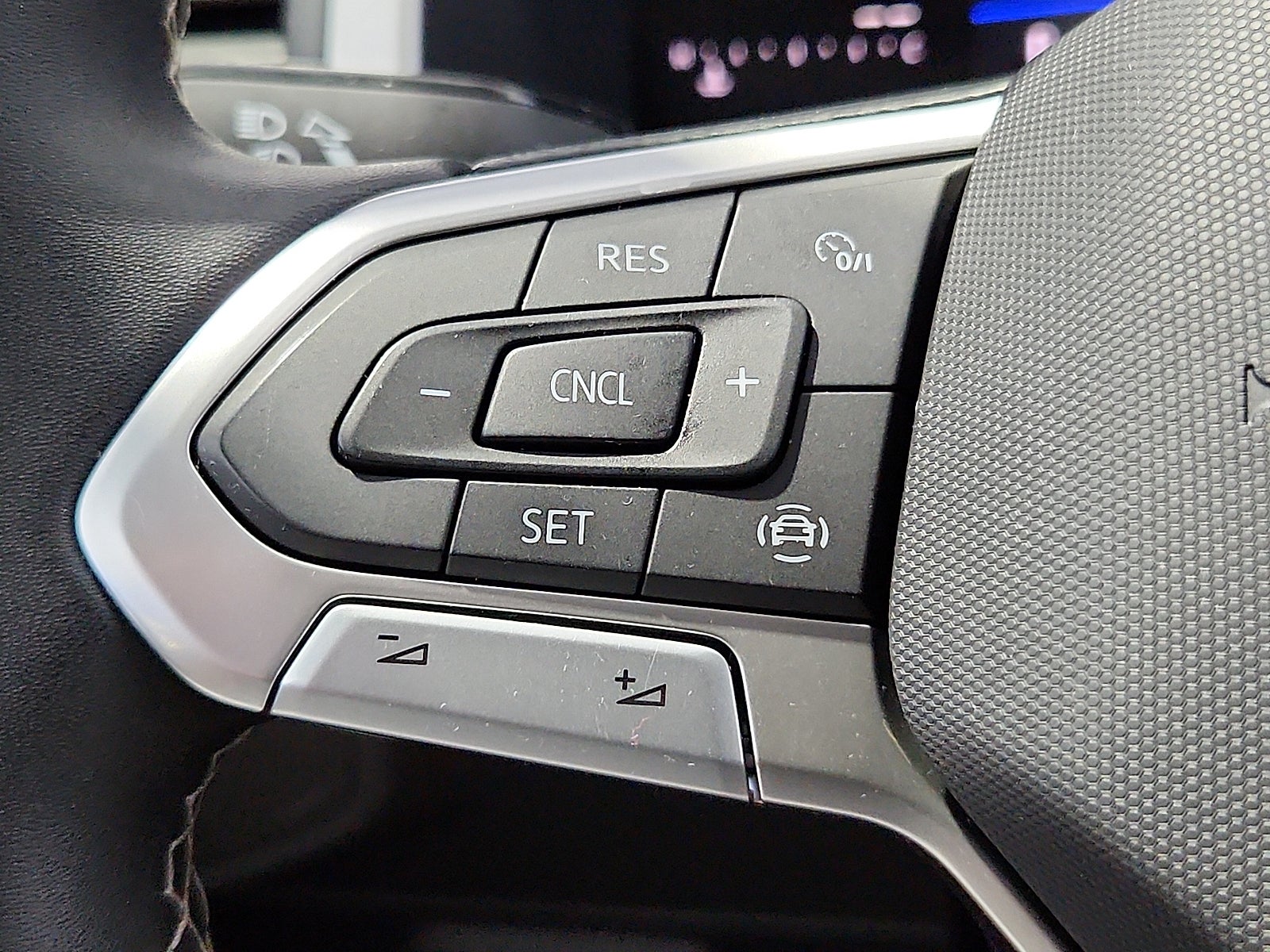 2023 Volkswagen Atlas 2.0T SE