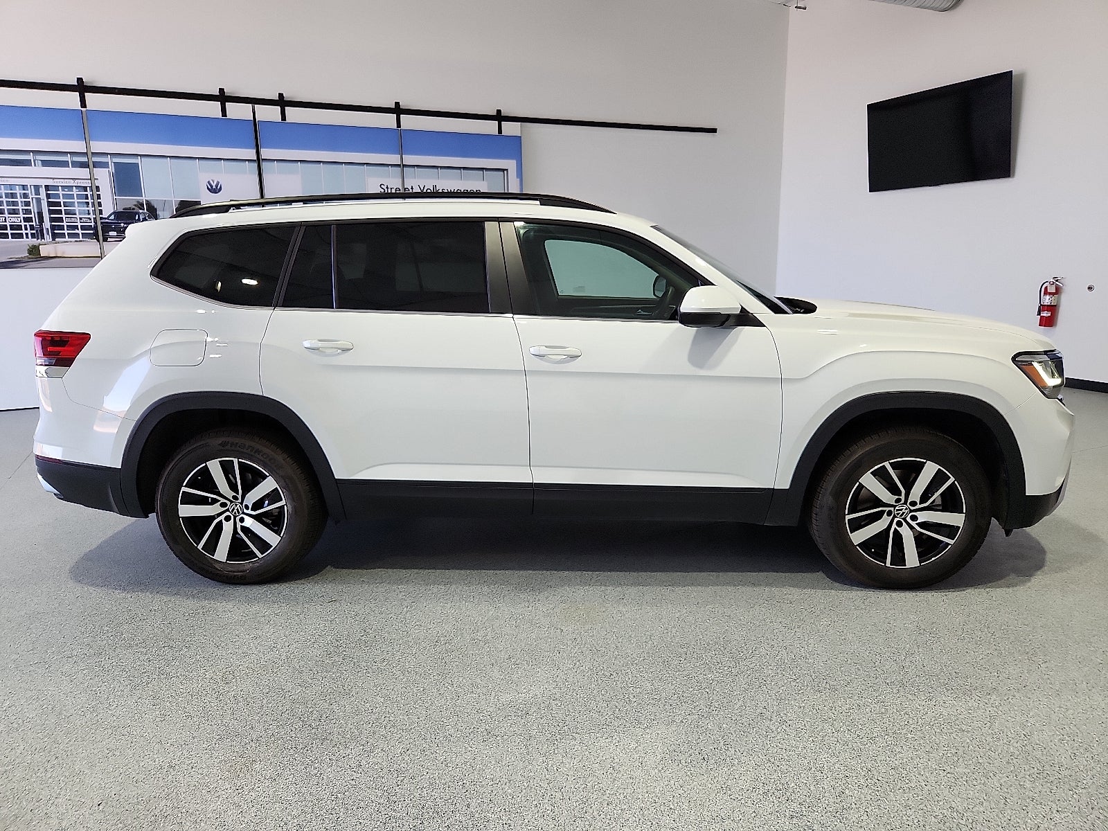 2023 Volkswagen Atlas 2.0T SE