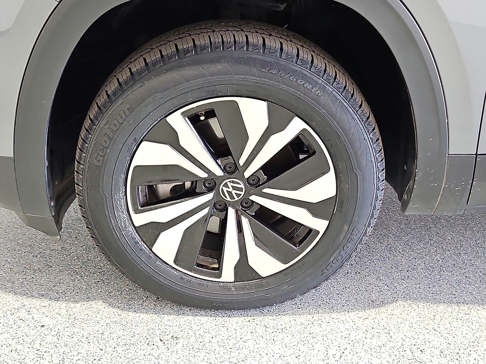 2024 Volkswagen Atlas 2.0T SE