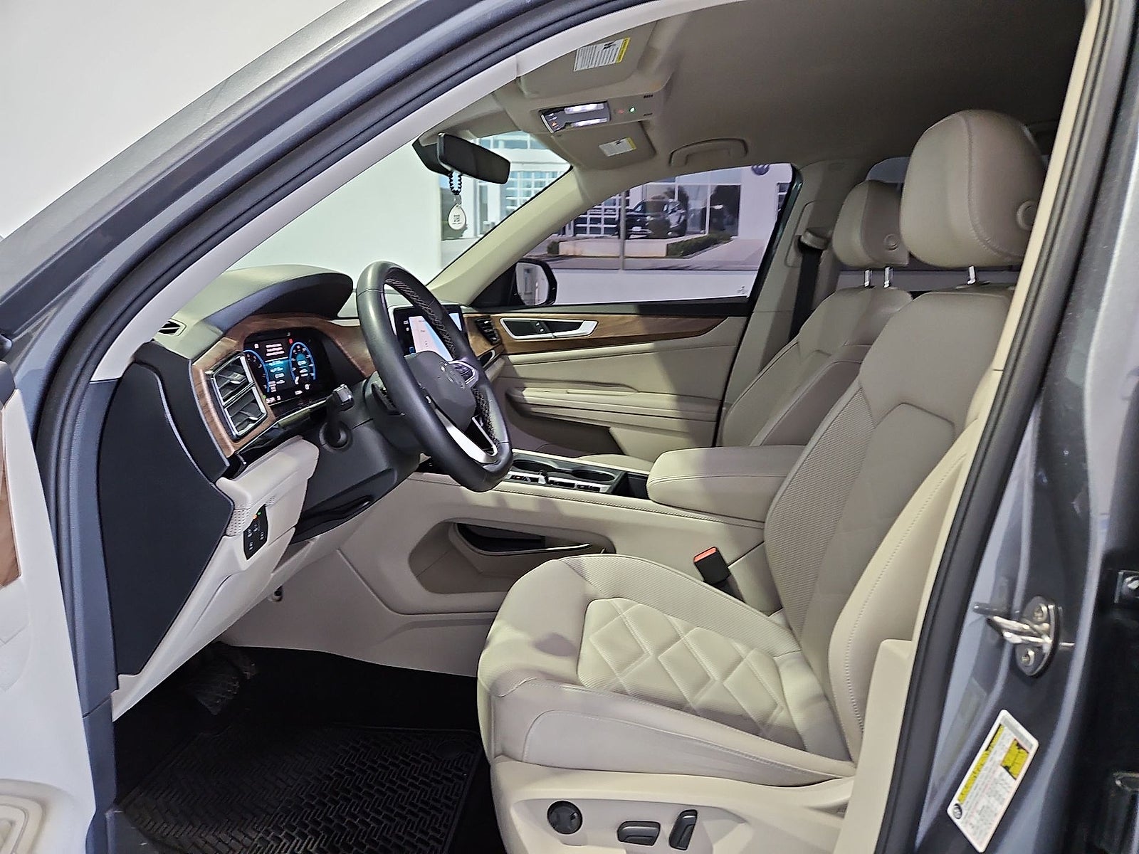 2024 Volkswagen Atlas 2.0T SE