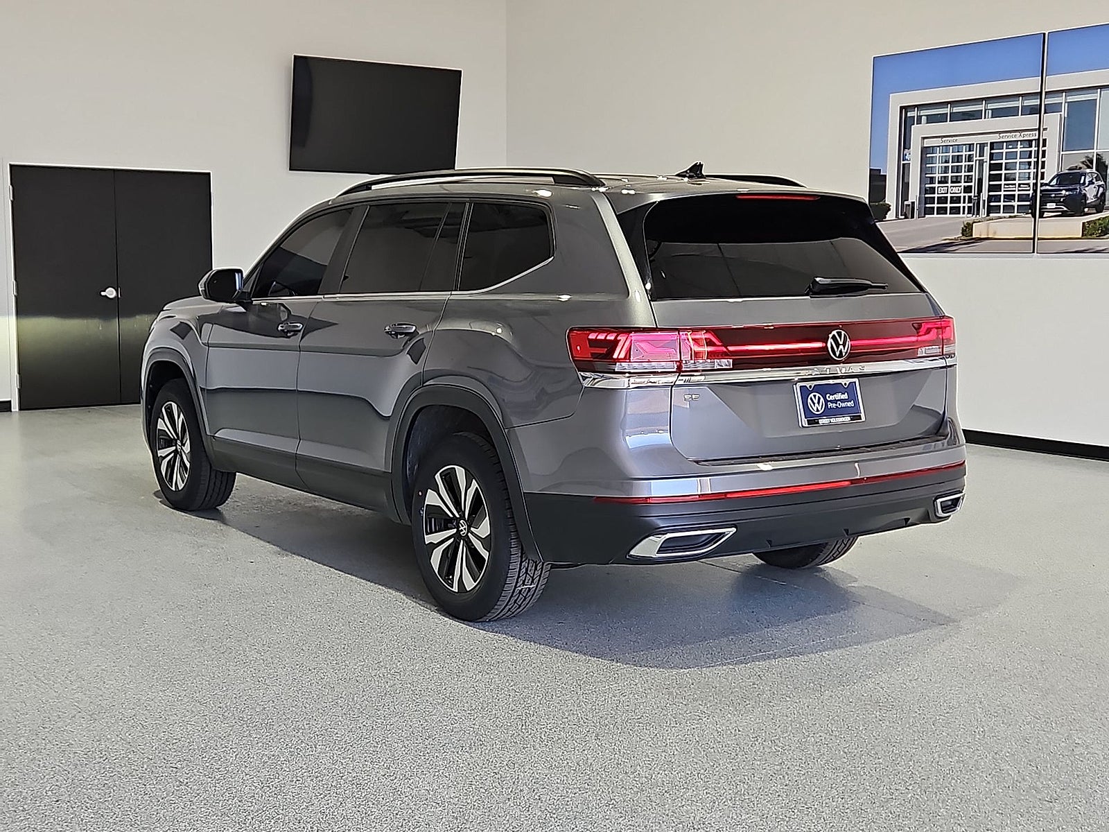 2024 Volkswagen Atlas 2.0T SE