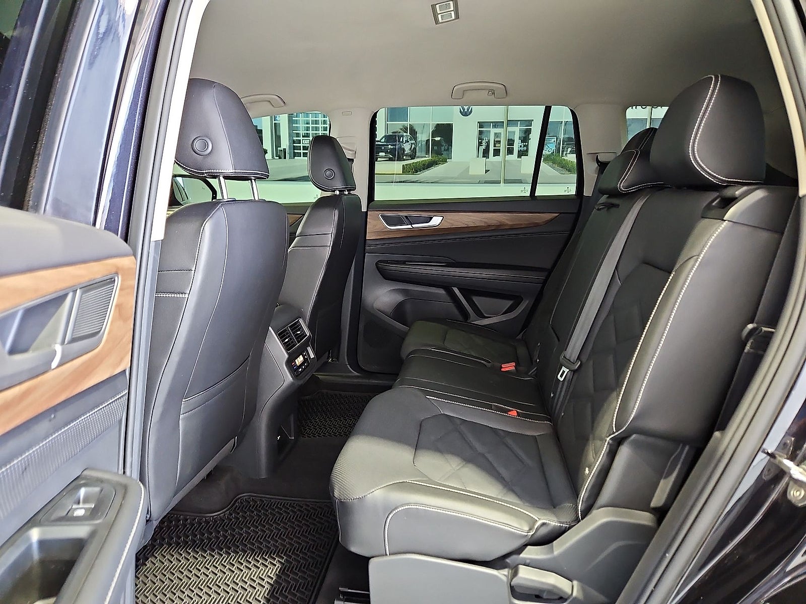 2024 Volkswagen Atlas 2.0T SE