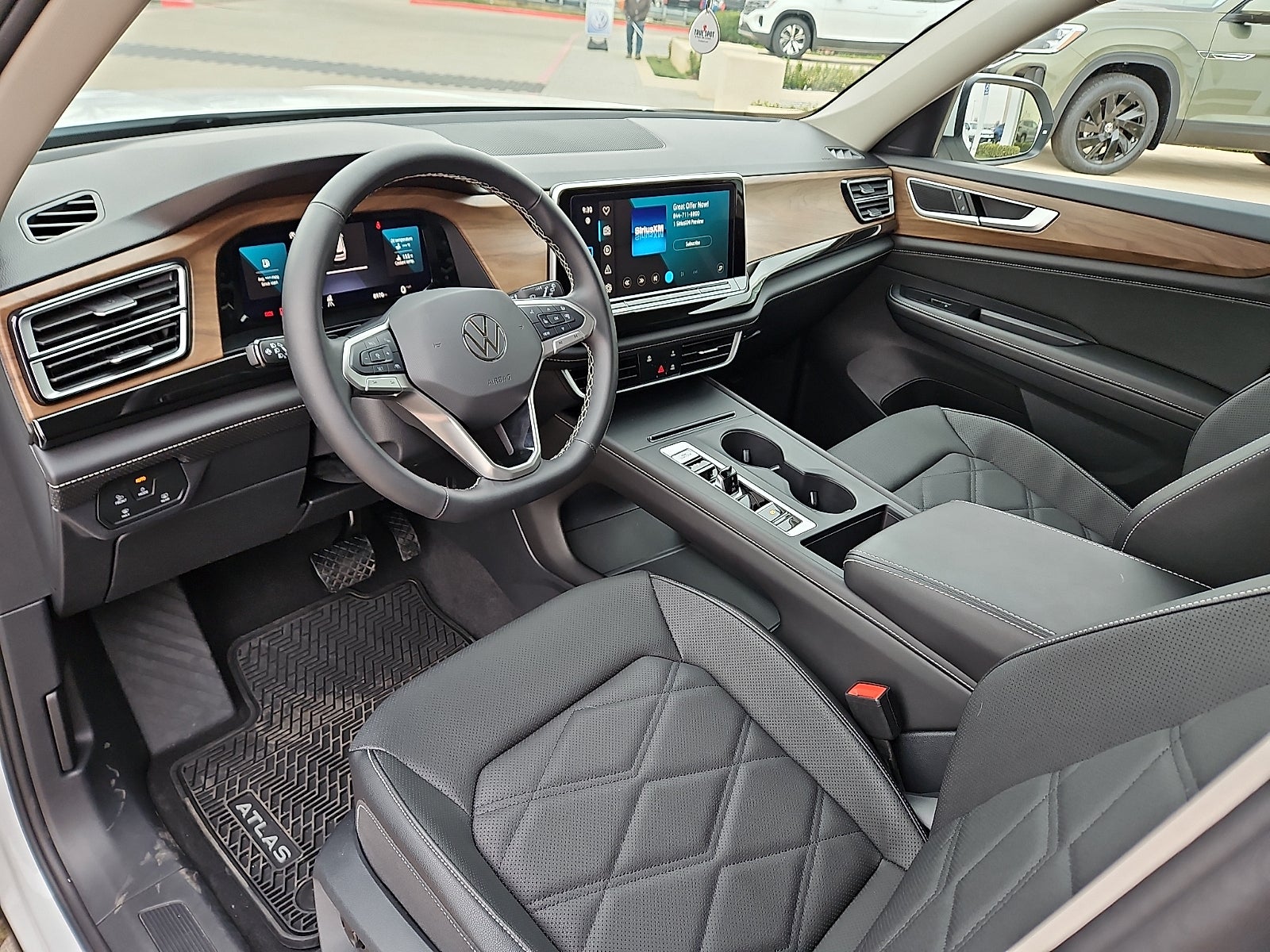 2025 Volkswagen Atlas 2.0T SE