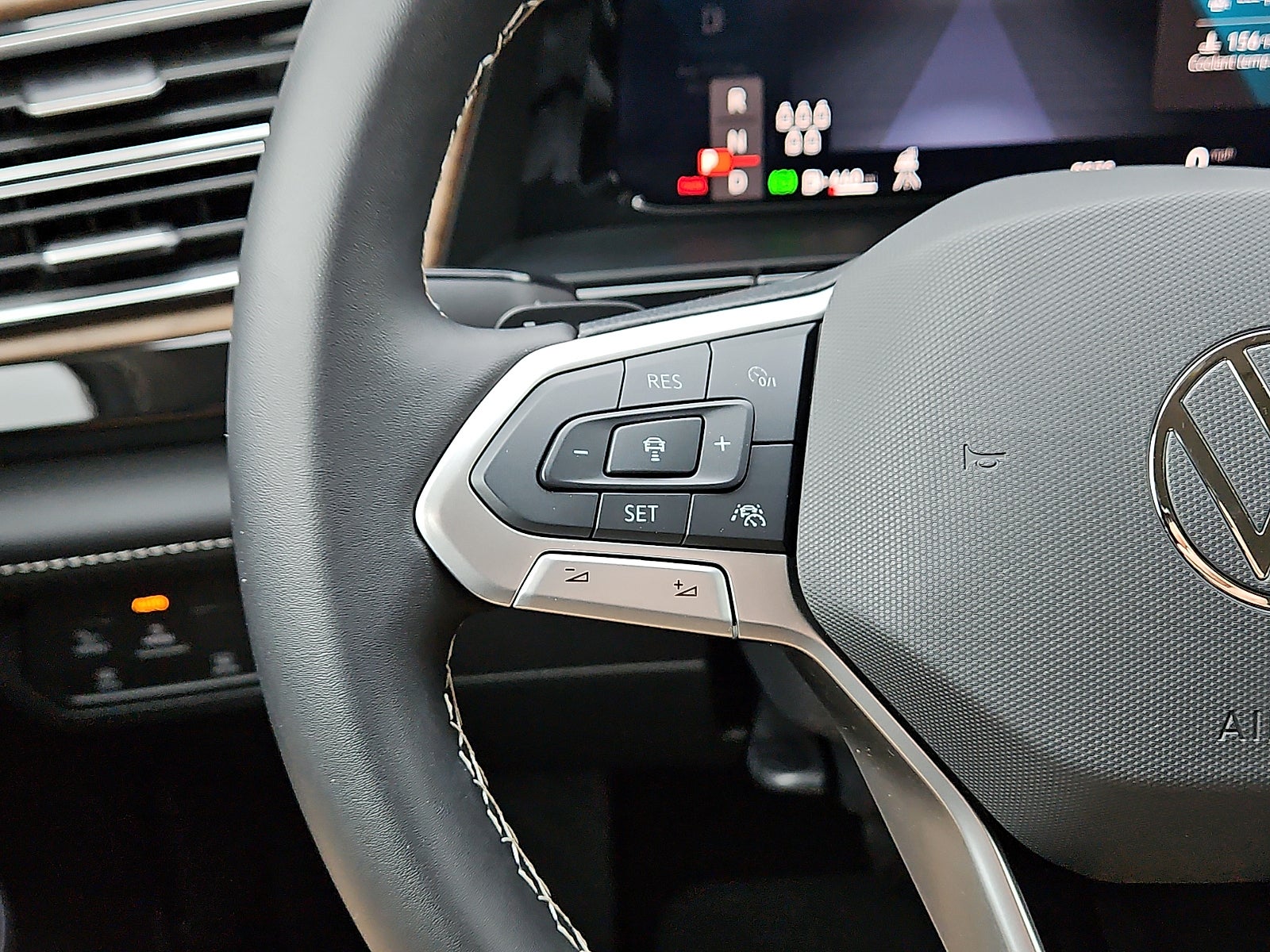 2025 Volkswagen Atlas 2.0T SE