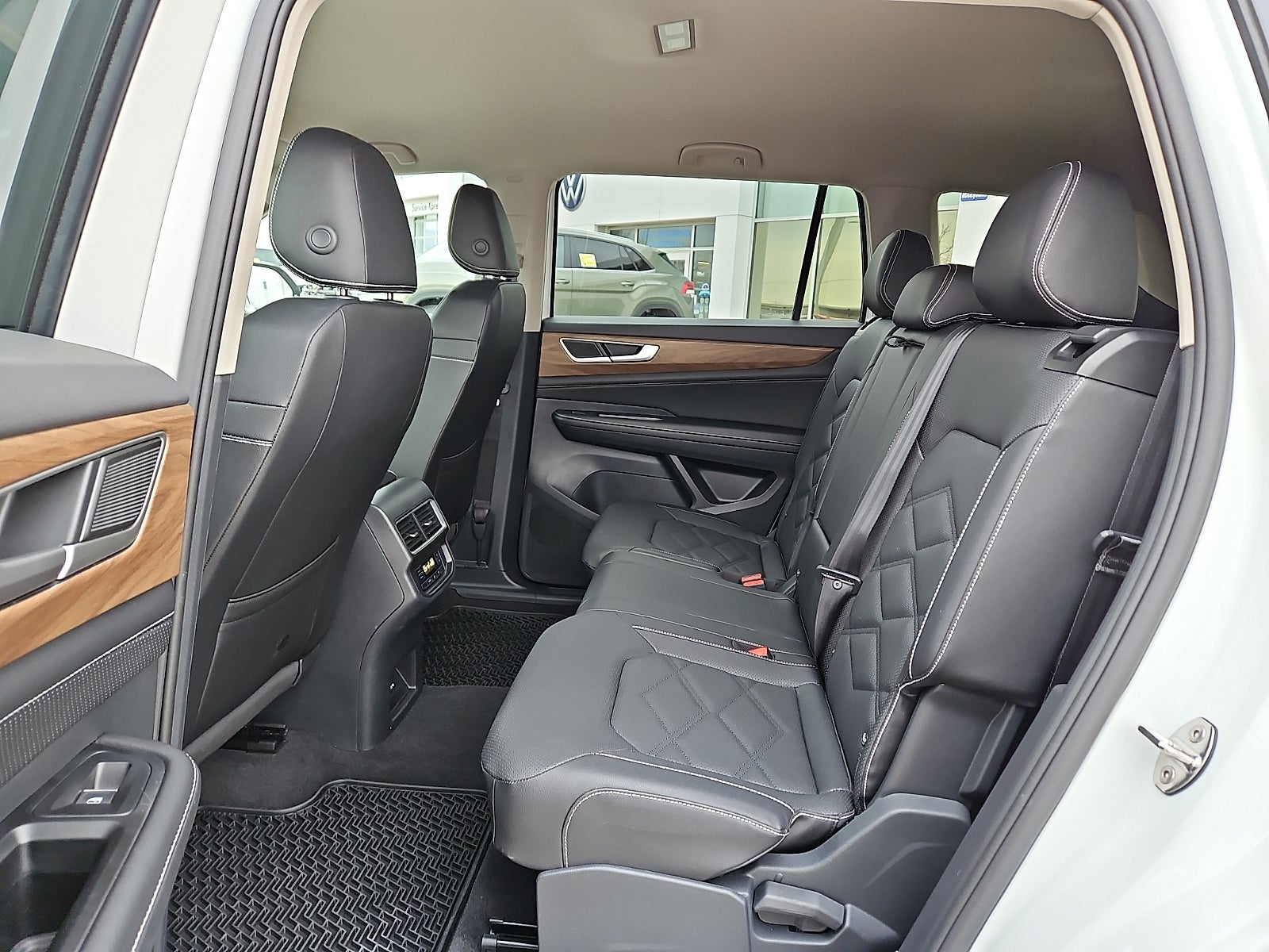 2025 Volkswagen Atlas 2.0T SE