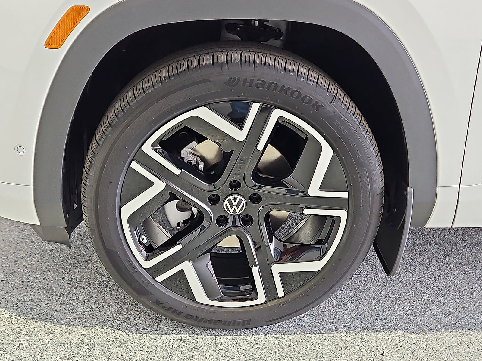 2027 Volkswagen Atlas SEL Premium R-Line