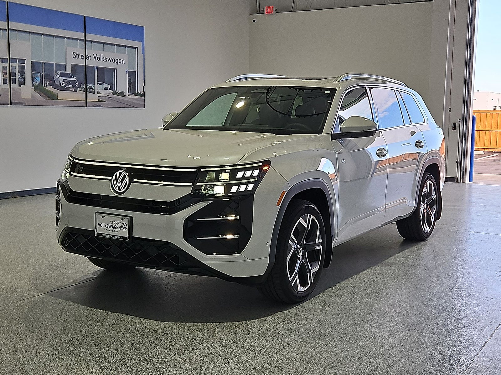 2027 Volkswagen Atlas SEL Premium R-Line