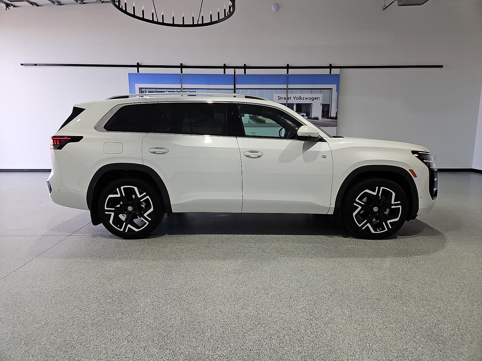 2027 Volkswagen Atlas SEL Premium R-Line