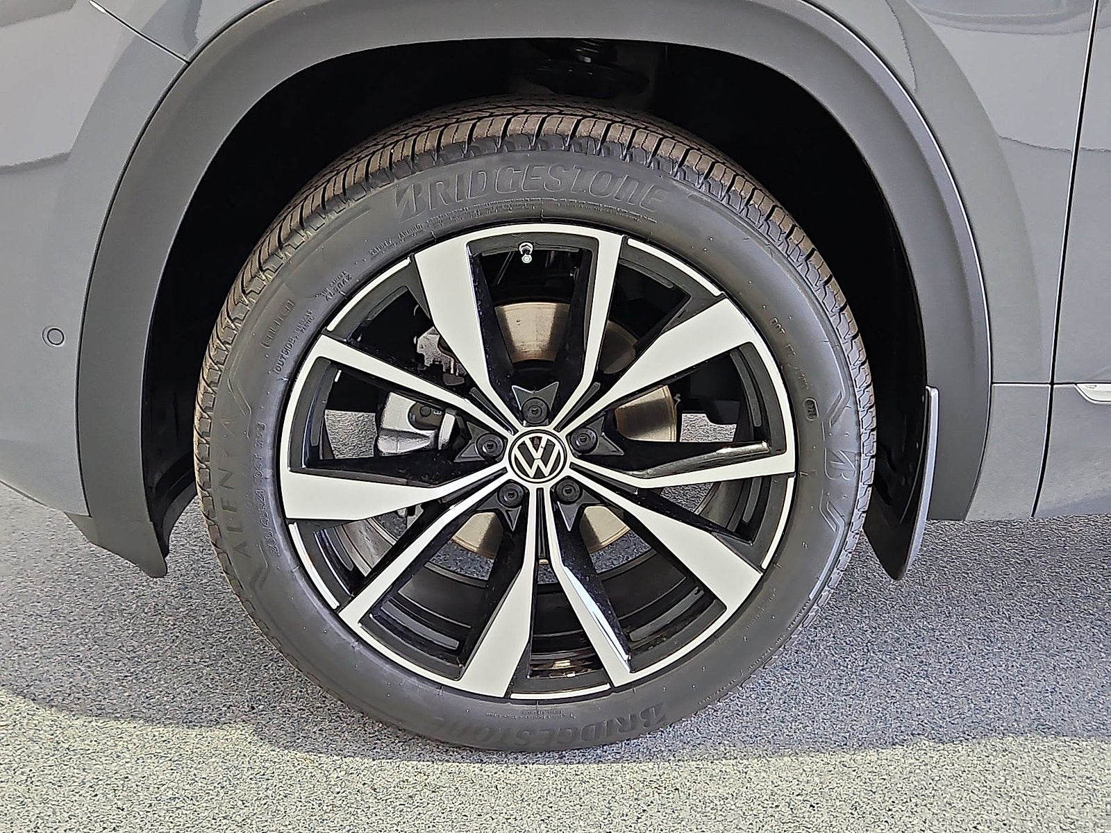 2026 Volkswagen Atlas Cross Sport SEL Premium R-Line
