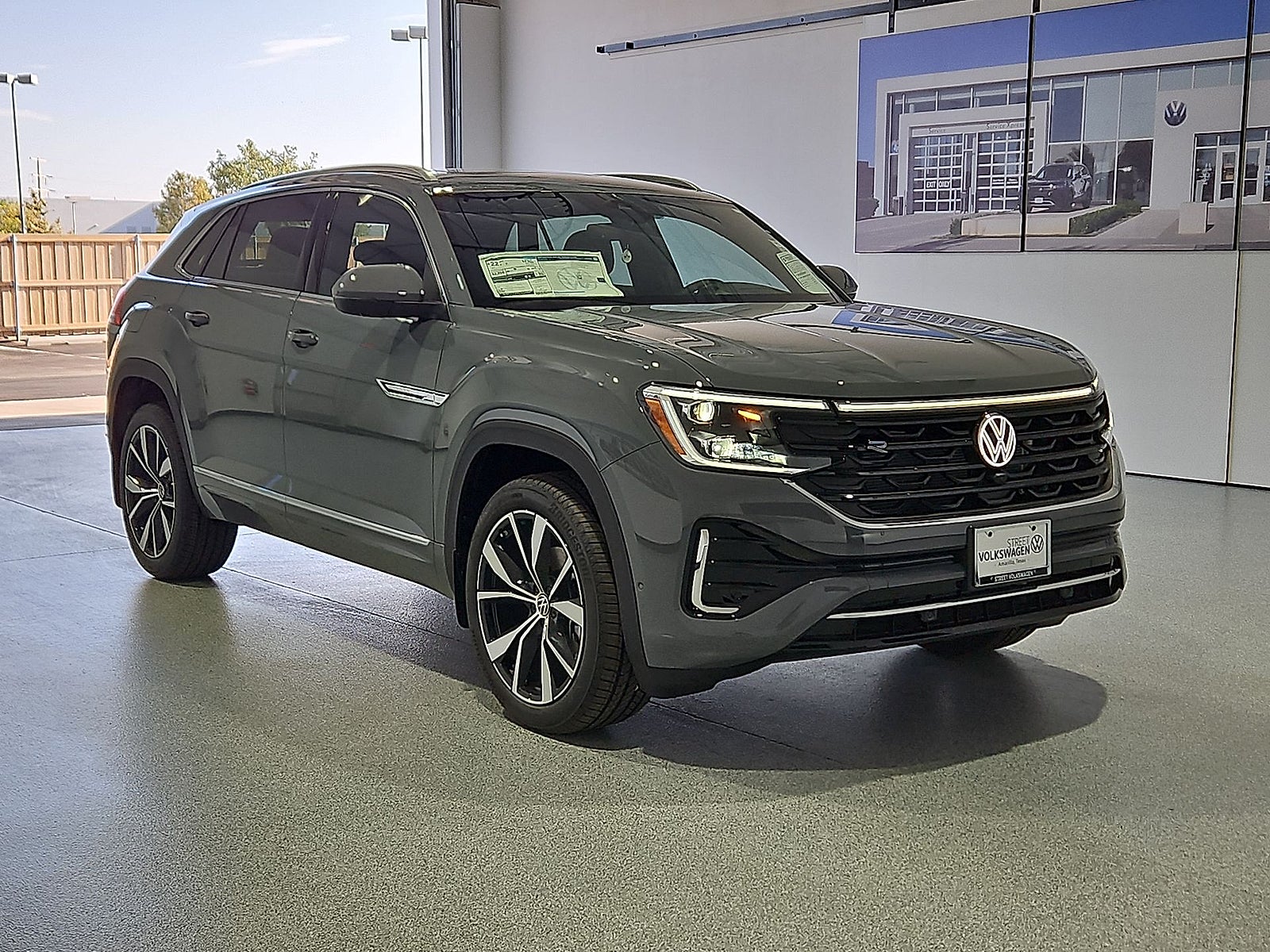 2026 Volkswagen Atlas Cross Sport SEL Premium R-Line