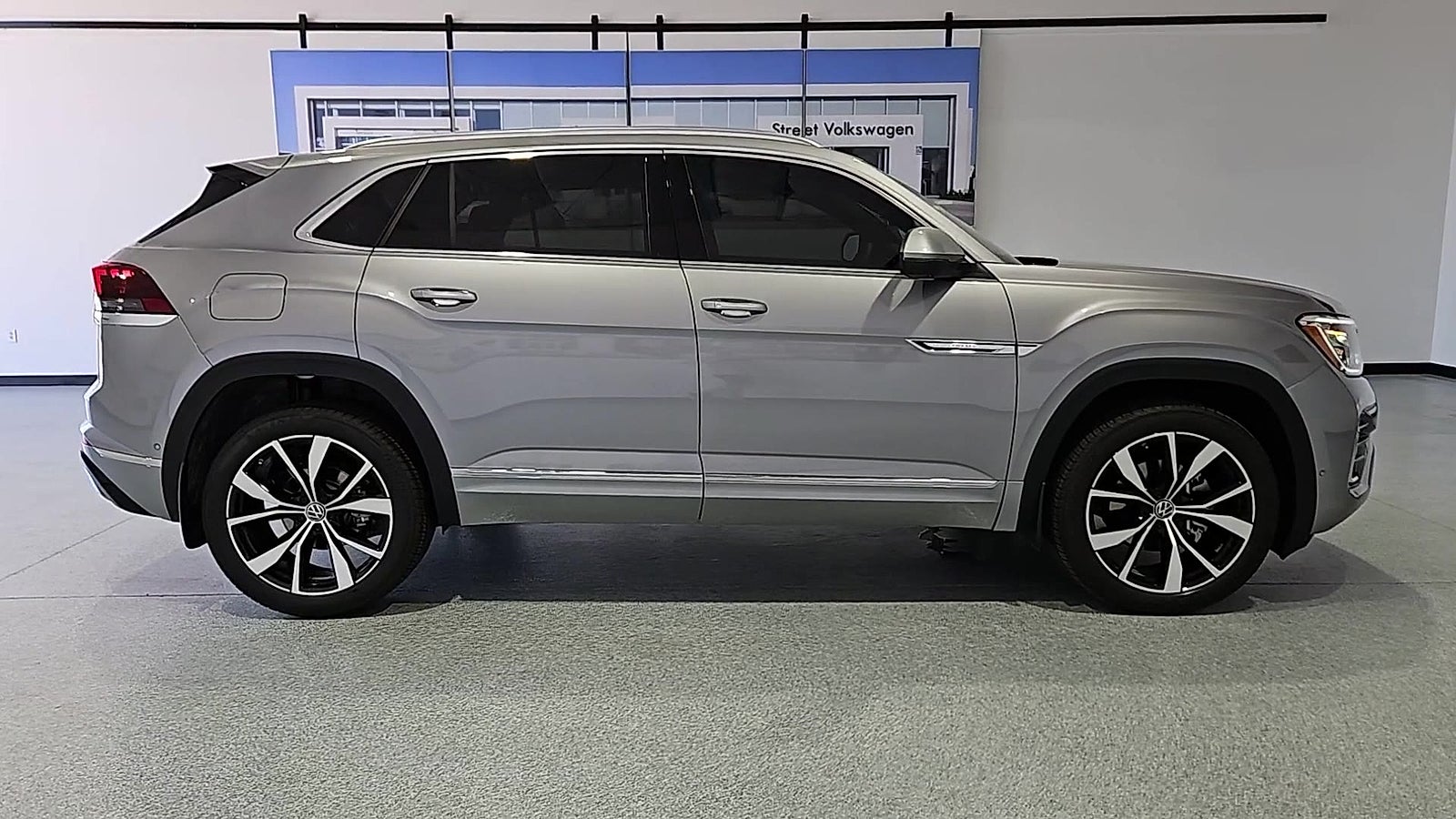 2026 Volkswagen Atlas Cross Sport SEL Premium R-Line