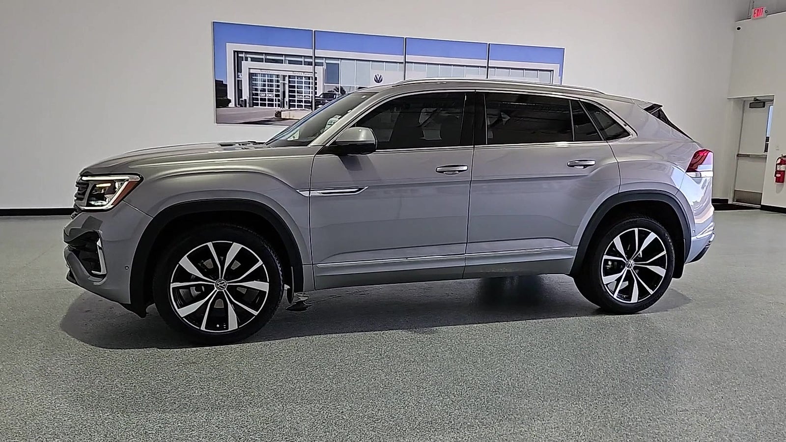 2026 Volkswagen Atlas Cross Sport SEL Premium R-Line