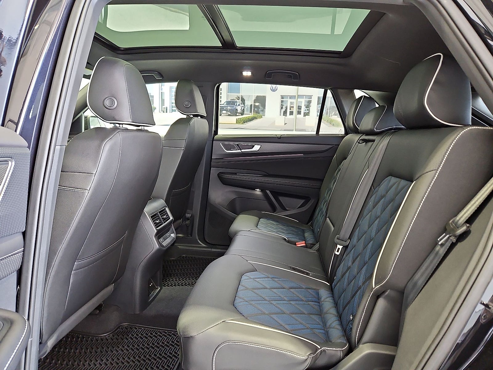 2026 Volkswagen Atlas Cross Sport SEL Premium R-Line
