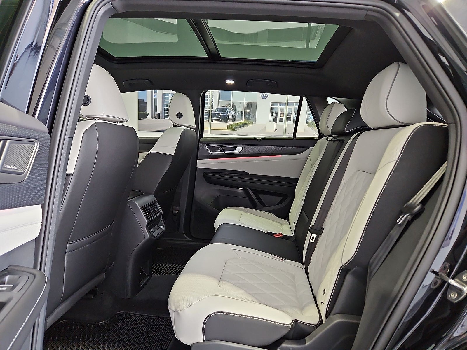 2026 Volkswagen Atlas Cross Sport SEL Premium R-Line