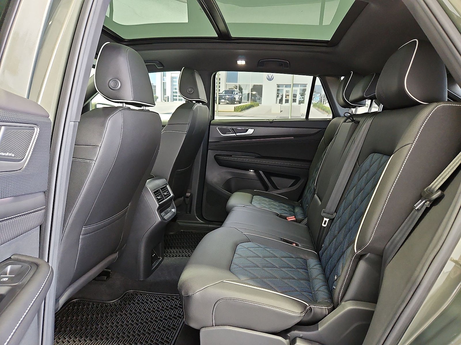 2026 Volkswagen Atlas Cross Sport SEL Premium R-Line