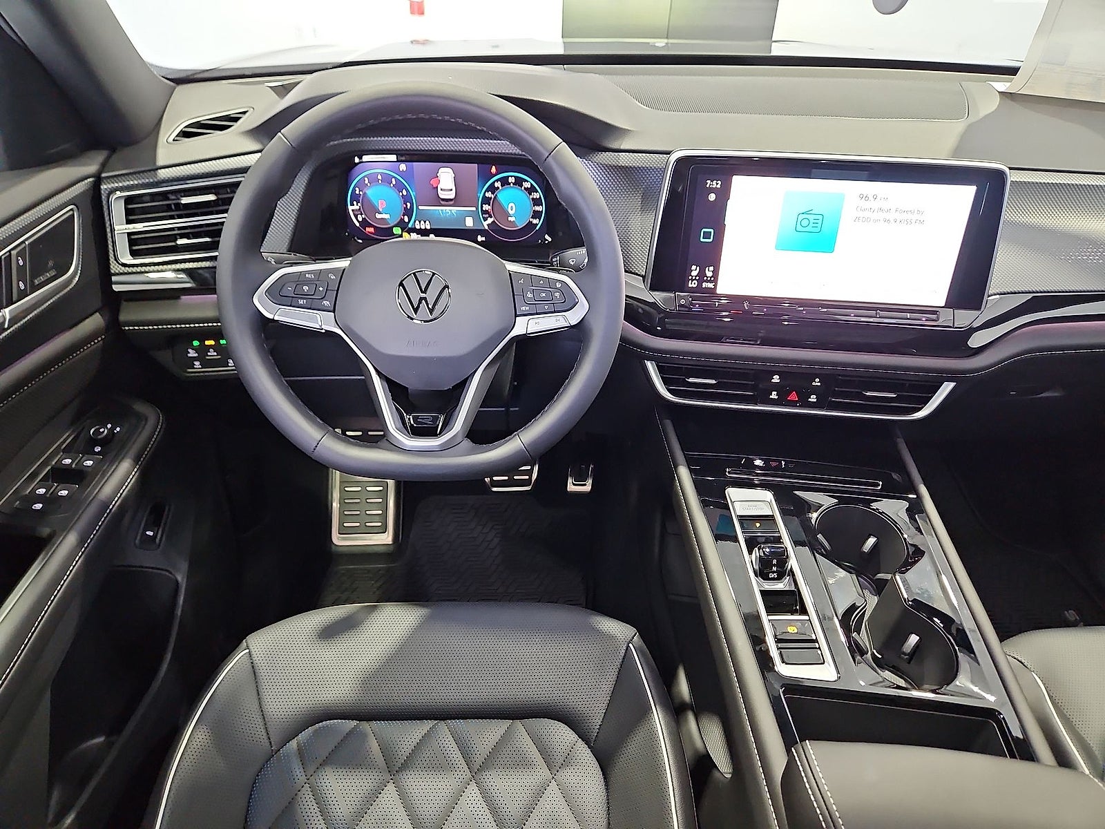 2026 Volkswagen Atlas Cross Sport SEL Premium R-Line