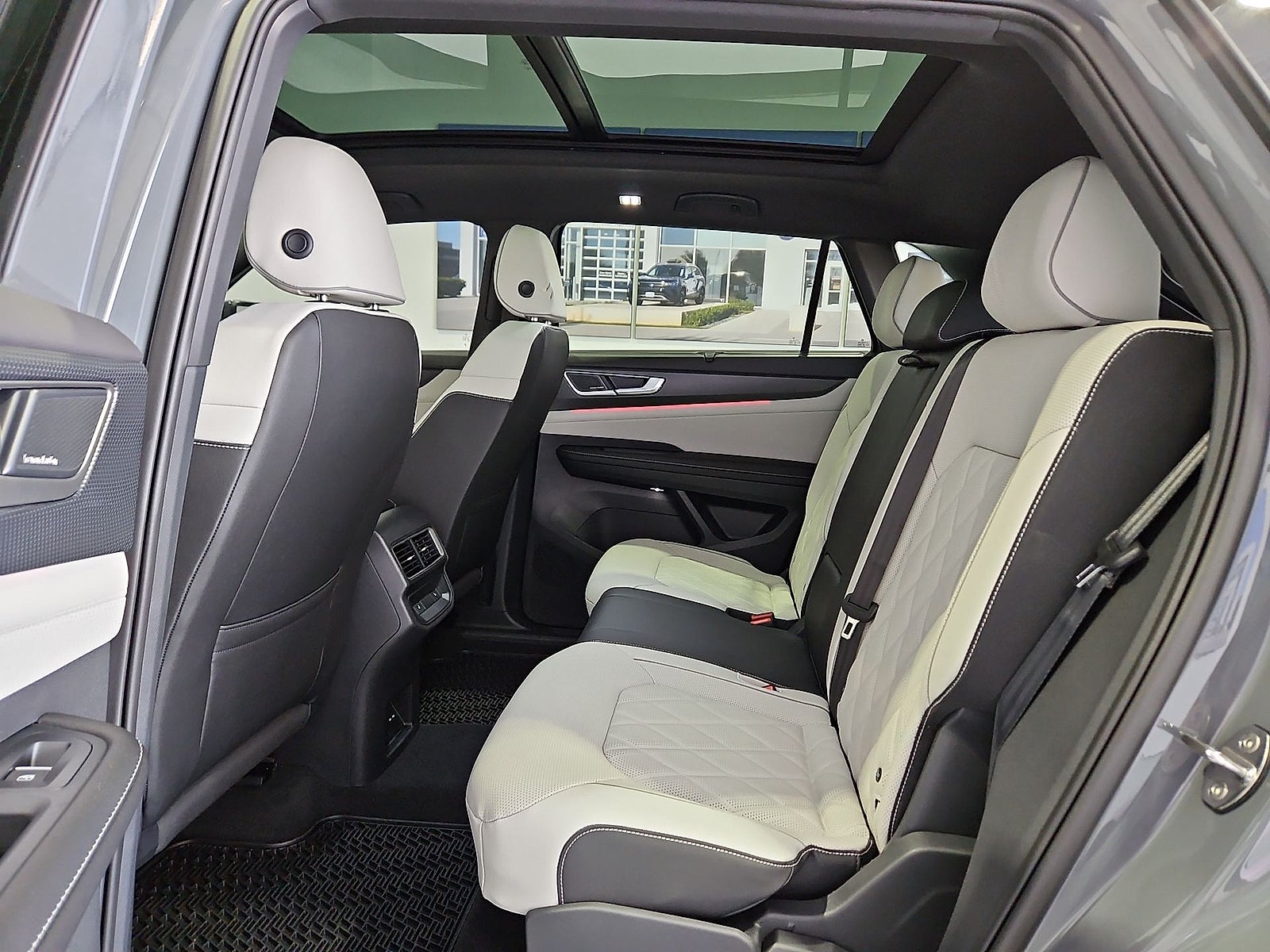 2026 Volkswagen Atlas Cross Sport SEL Premium R-Line