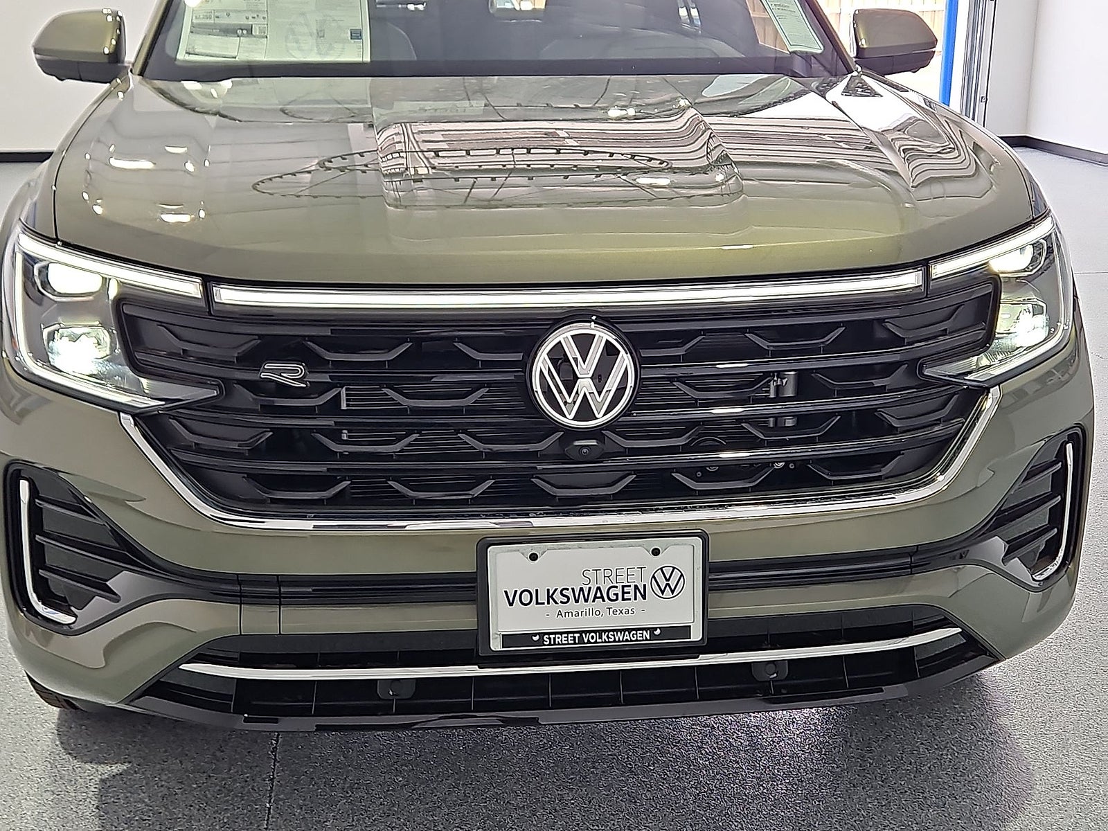 2026 Volkswagen Atlas Cross Sport SEL Premium R-Line